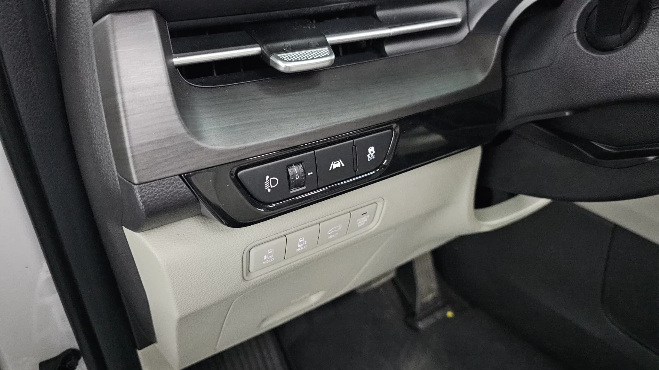 Kia Carnival 9-Seater Signature, 2022 г. 73652 км. — фото 16