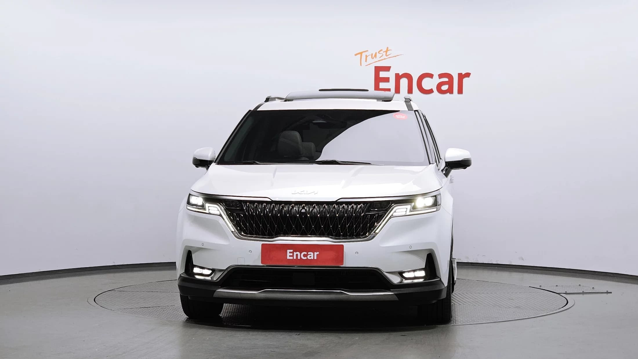 Kia Carnival 9-Seater Signature, 2022 г. 73652 км. — фото 3