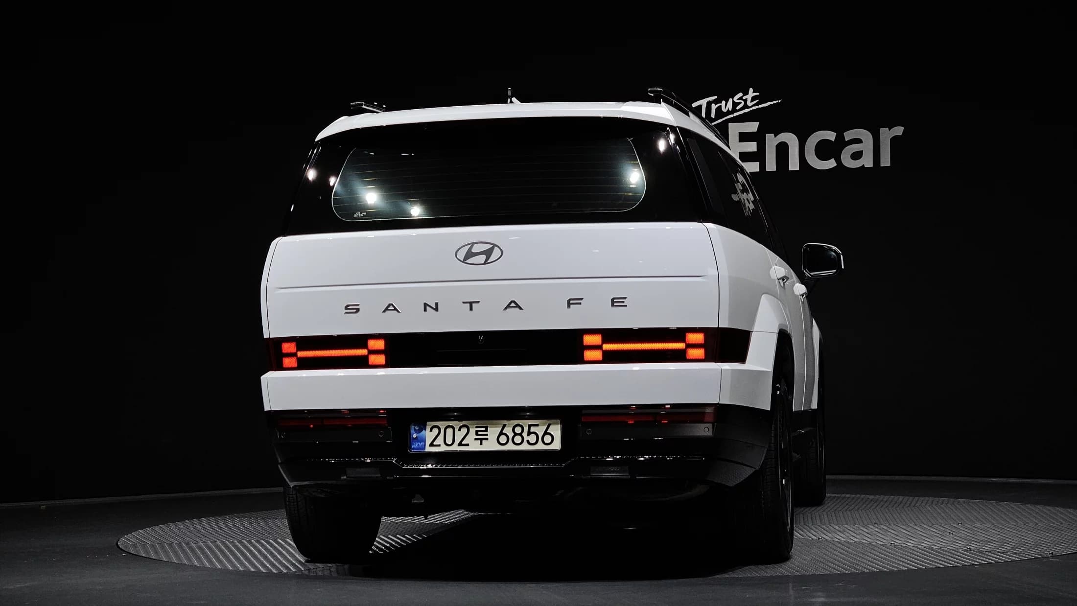 Hyundai Santa Fe HEV 1.6 2WD Calligraphy, гибрид, 2023 г. 28206 км. — фото 4