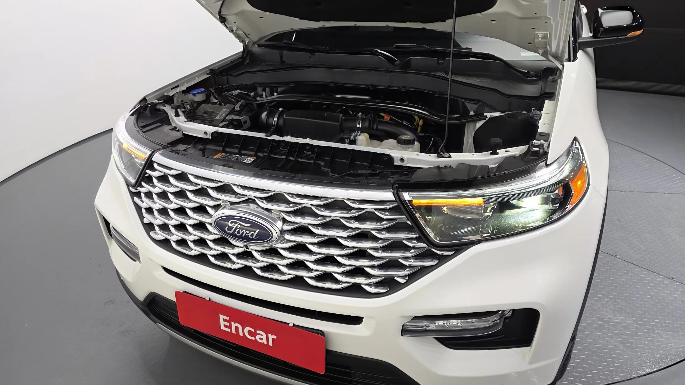 Ford EXPLORER 3.0 Platinum 4WD, 2022 г. 57613 км. — фото 11