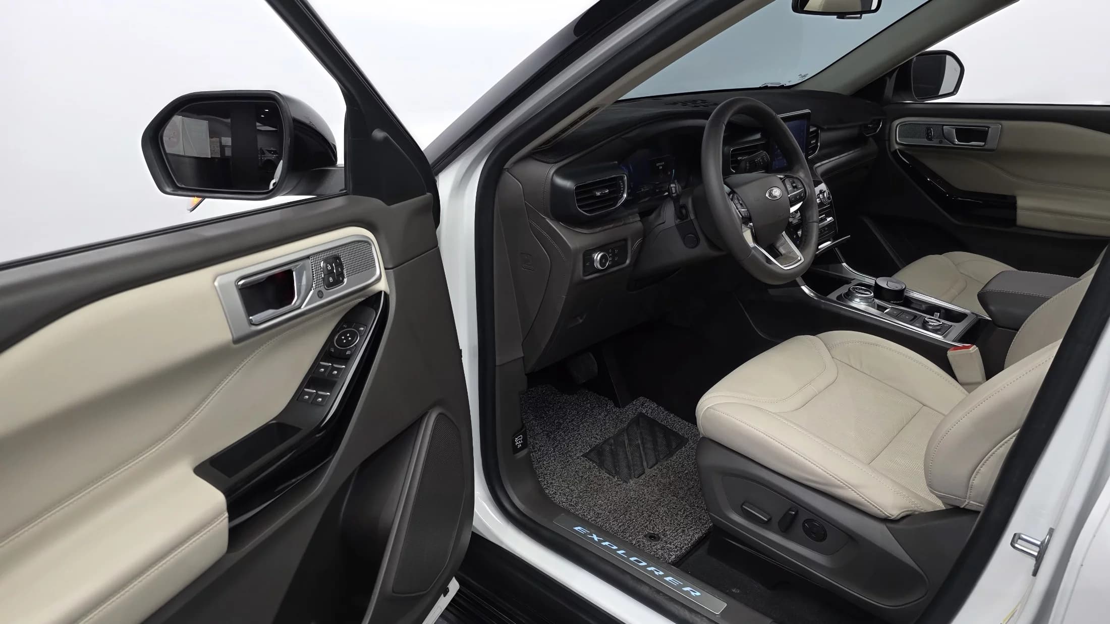 Ford EXPLORER 3.0 Platinum 4WD, 2022 г. 57613 км. — фото 22
