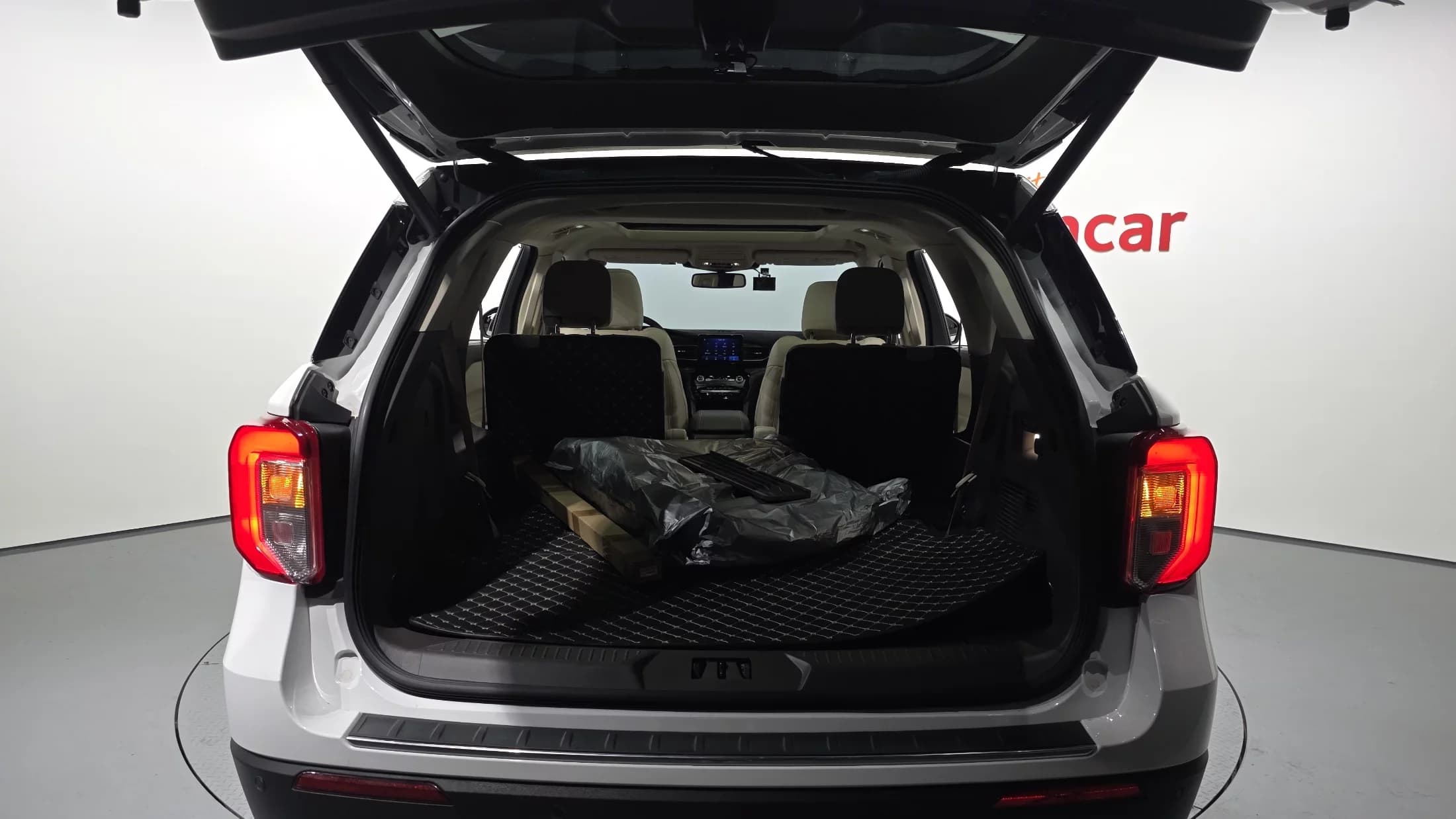 Ford EXPLORER 3.0 Platinum 4WD, 2022 г. 57613 км. — фото 40
