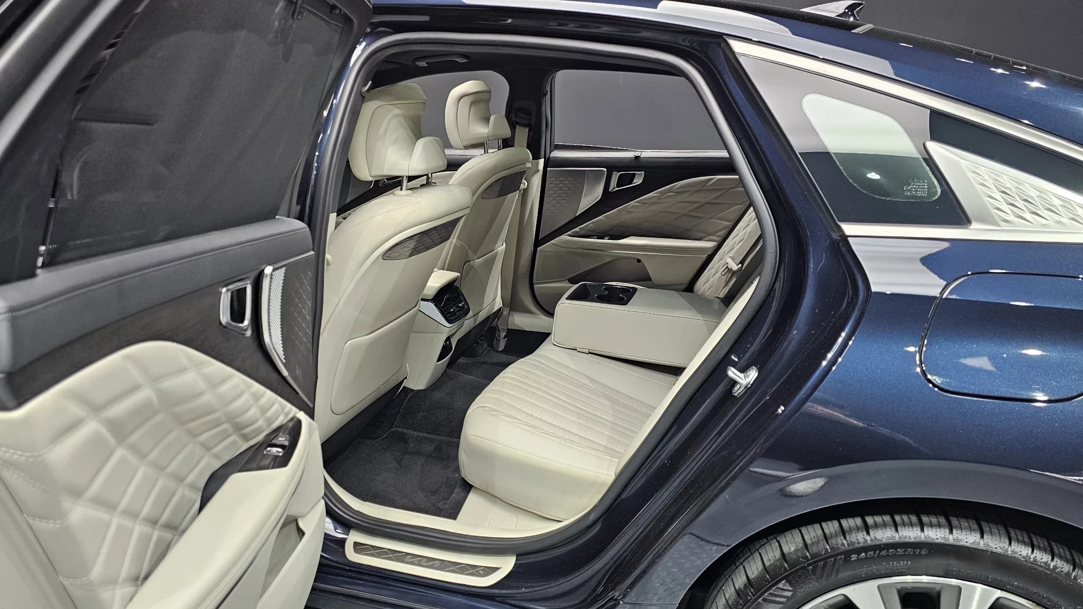 Kia K8 2.5 Gasoline 2WD Signature, 2021 г. 79221 км. — фото 12