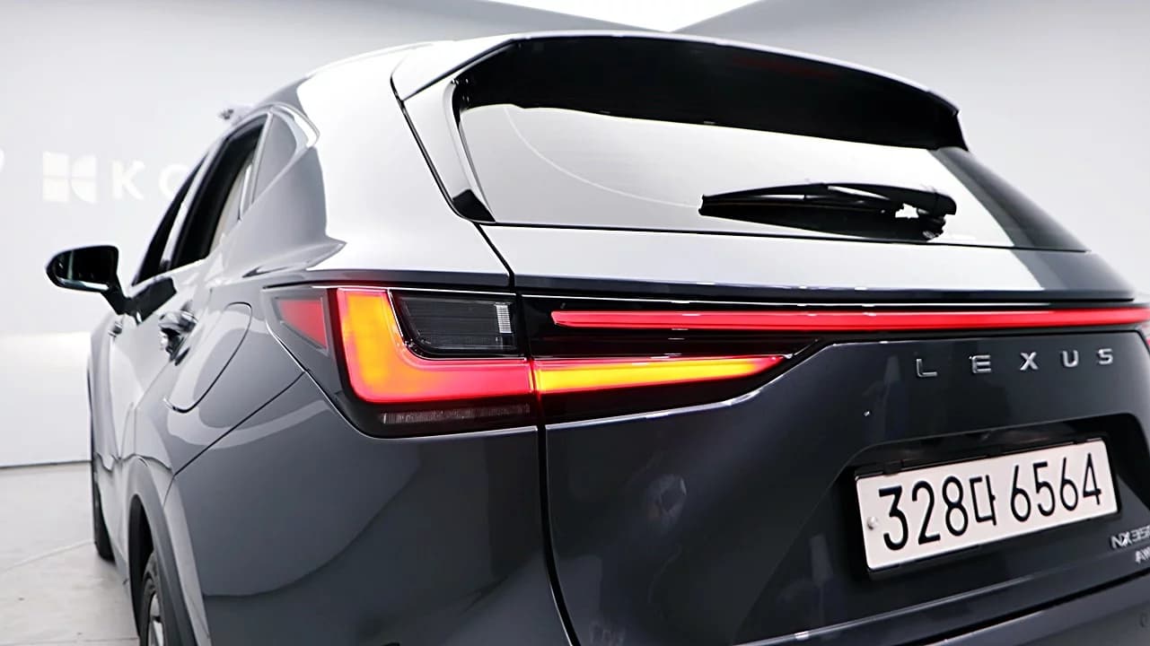 Lexus NX350h Premium, гибрид, 2024 г. 12435 км. — фото 20