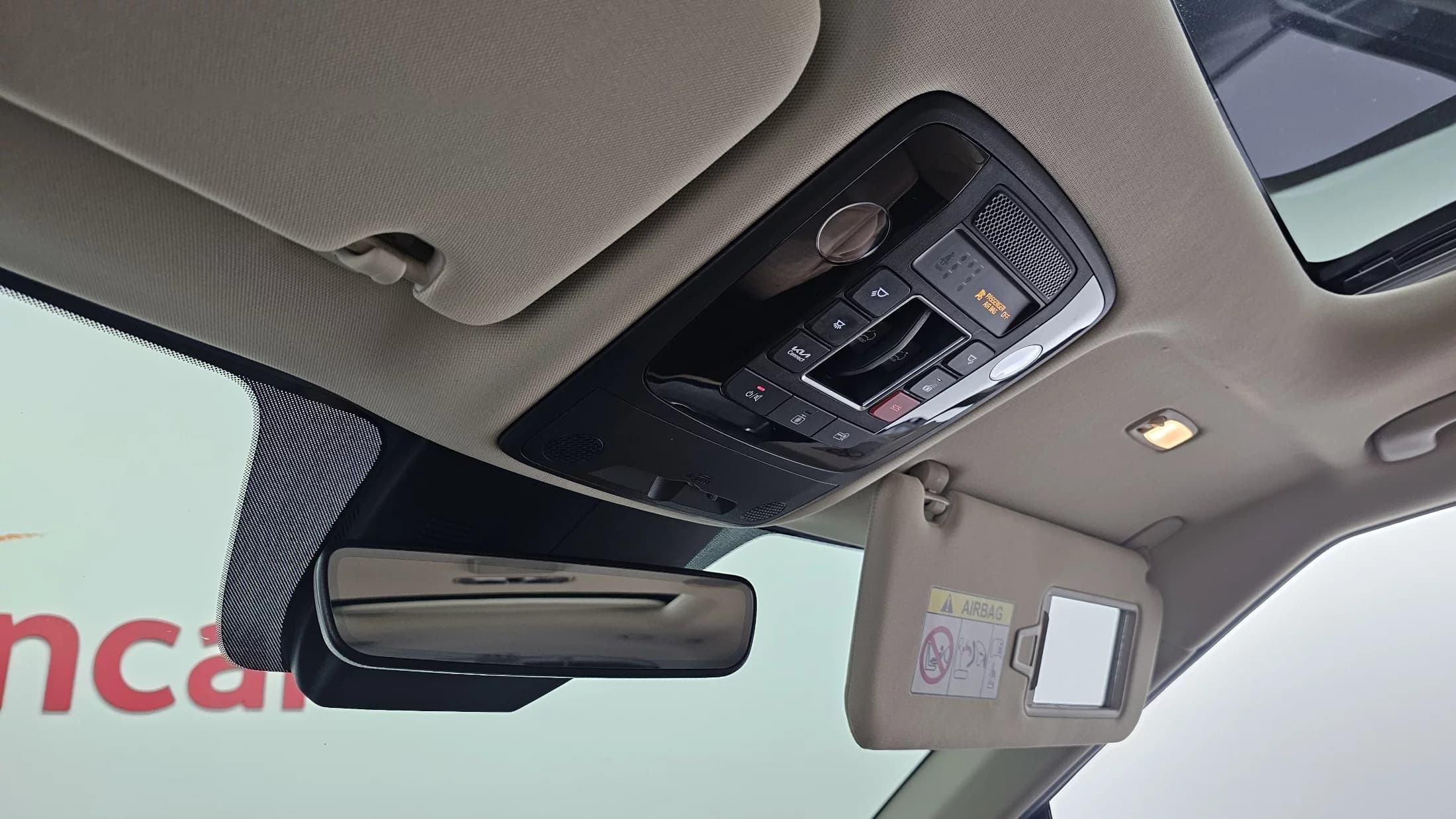 Kia Carnival 9-Seater Signature, 2022 г. 73353 км. — фото 17