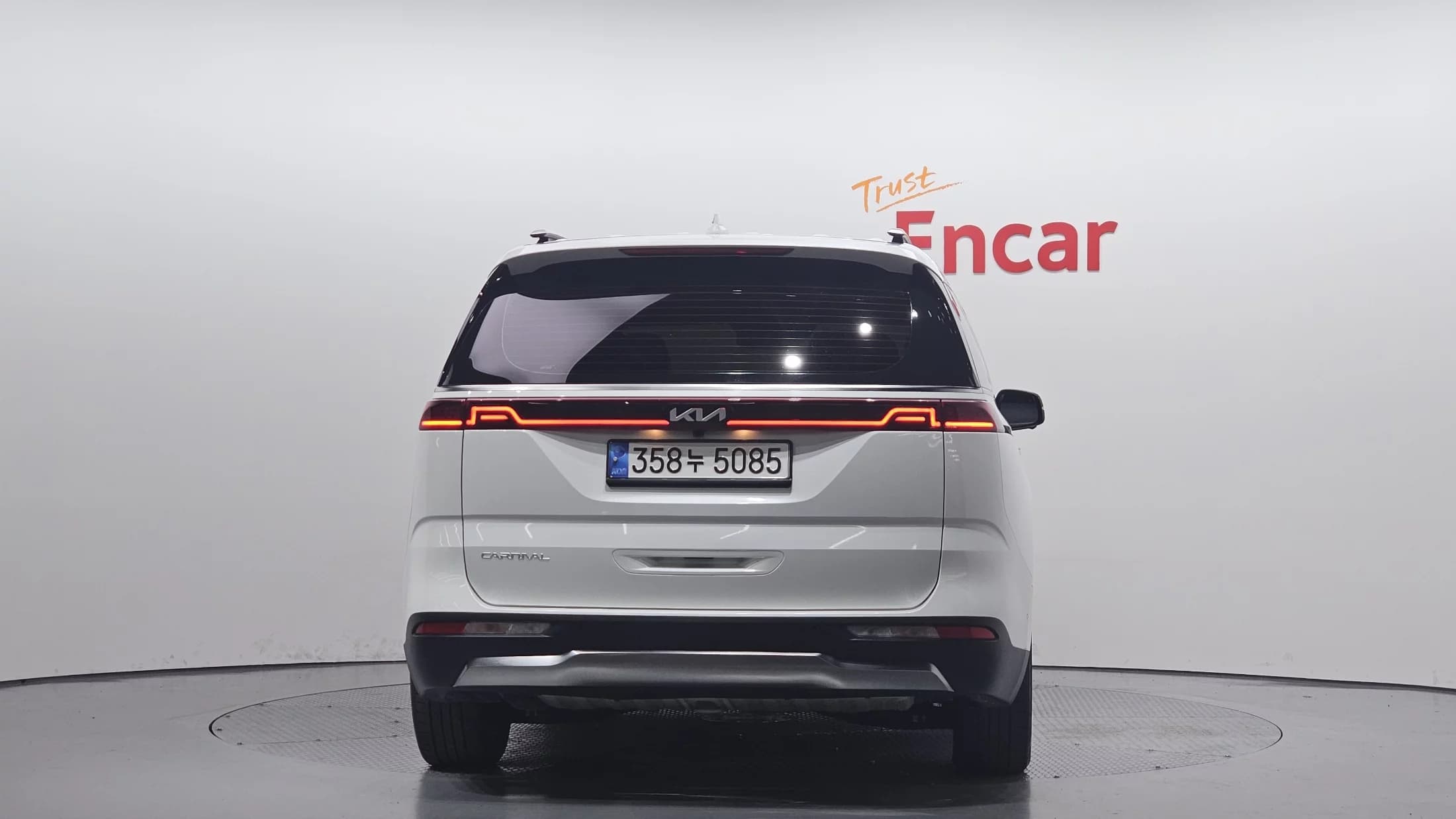 Kia Carnival 9-Seater Signature, 2022 г. 73353 км. — фото 4