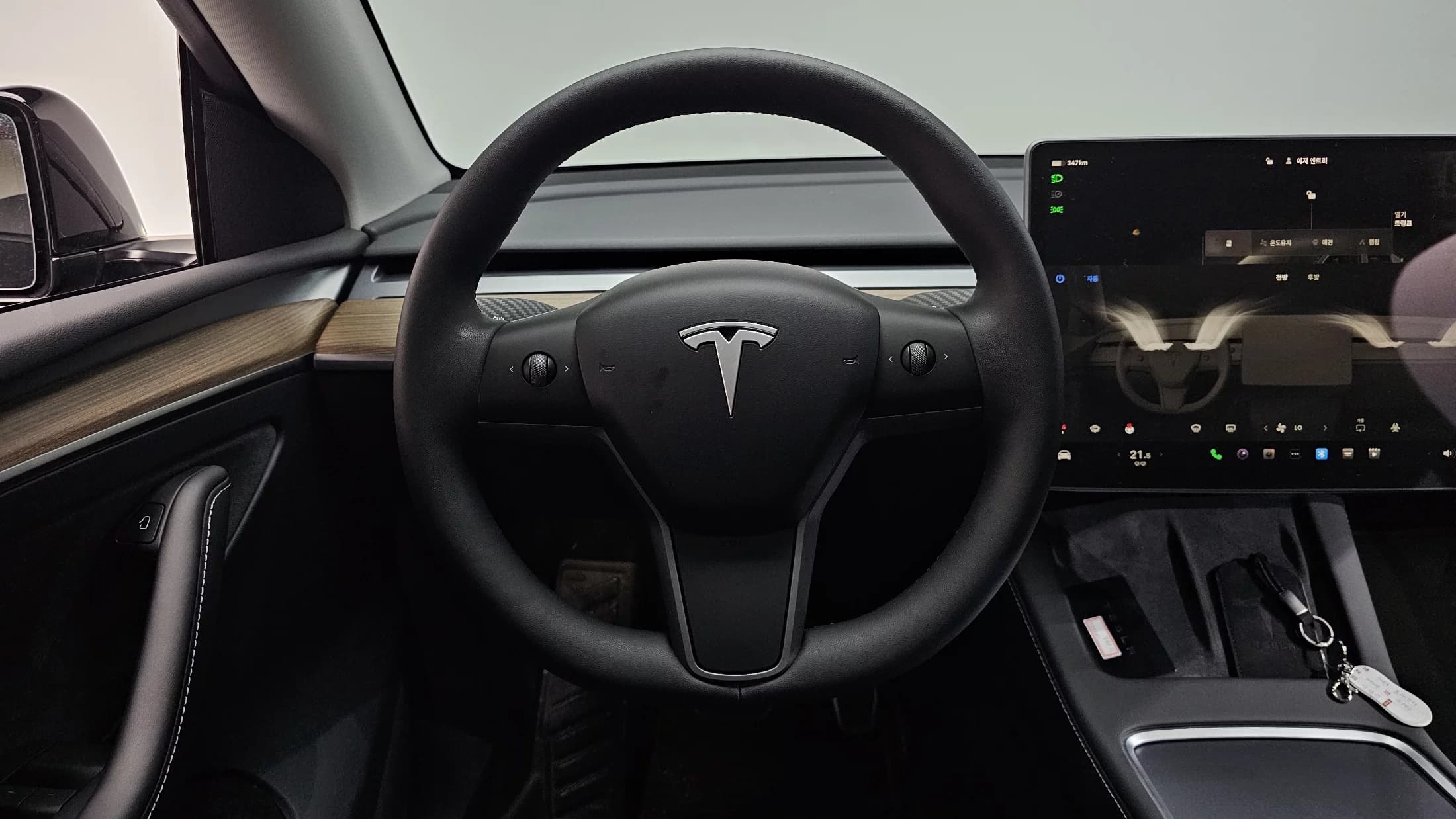 Tesla Model Y Long Range, электромобиль, 2024 г. 27713 км. — фото 12