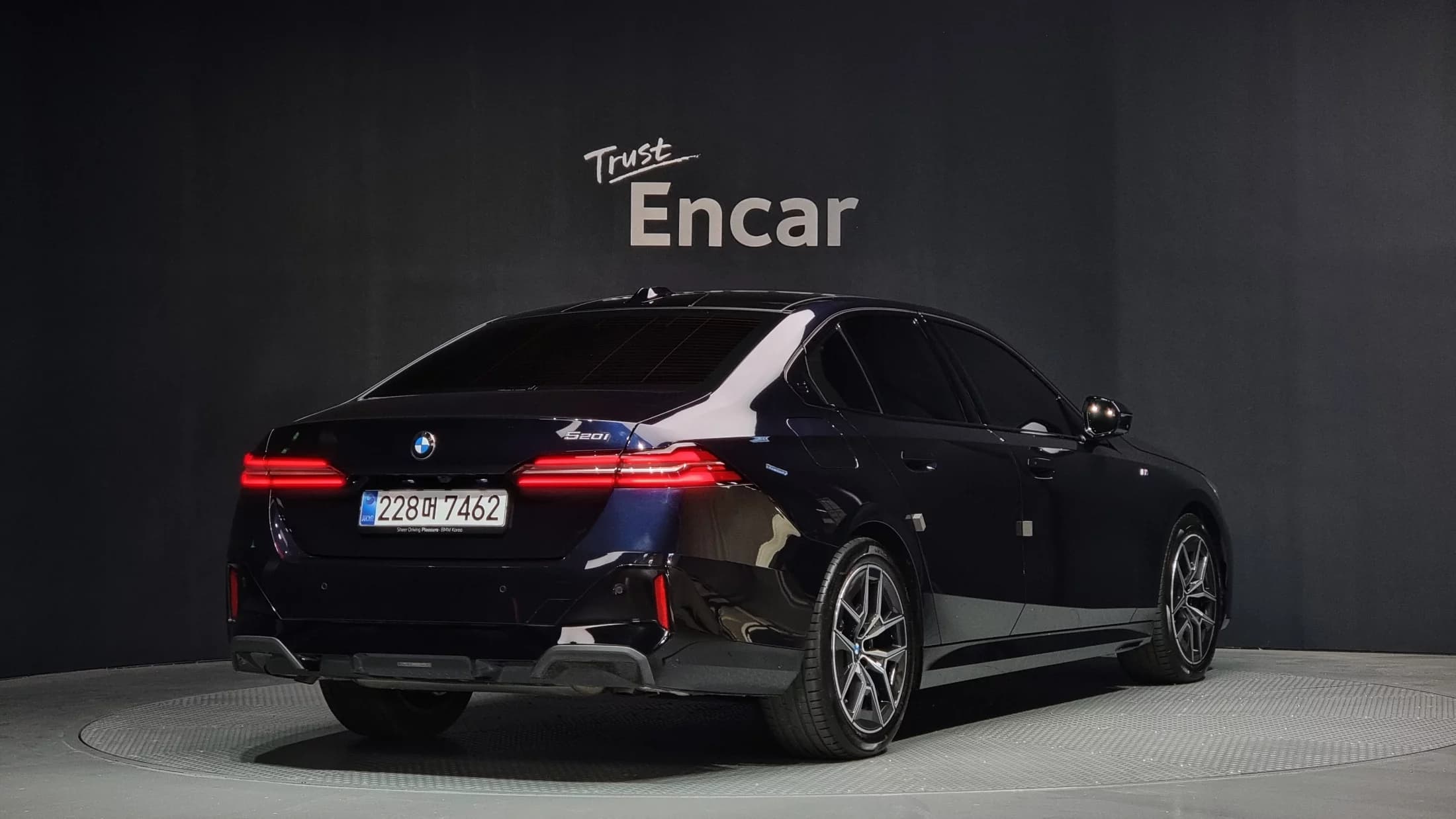 BMW 5-Series 520i M Sport, 2025 г. 5794 км. — фото 2