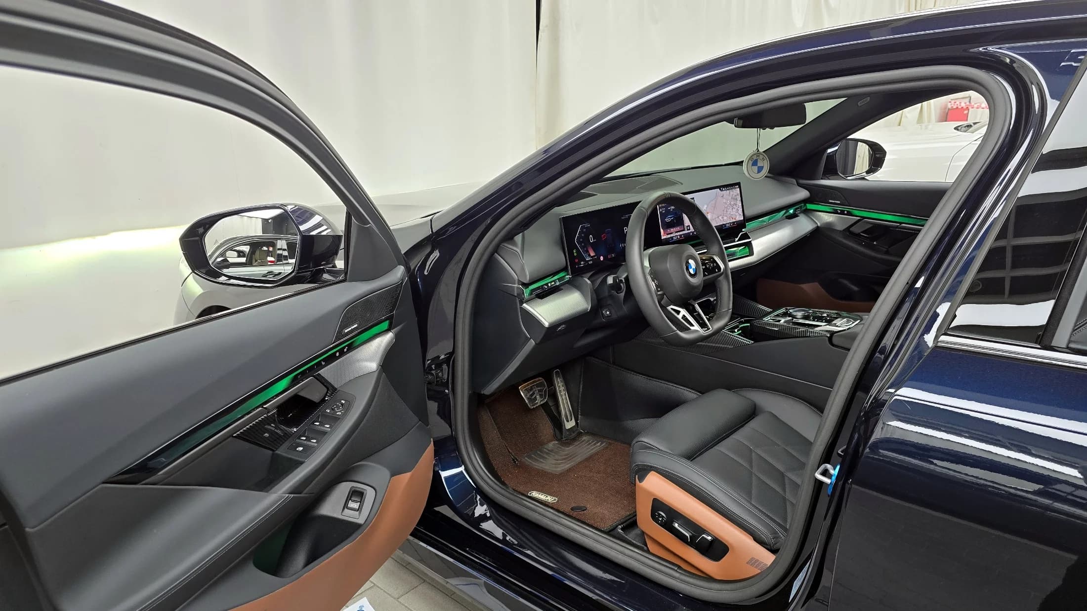 BMW 5-Series 520i M Sport, 2025 г. 5794 км. — фото 10