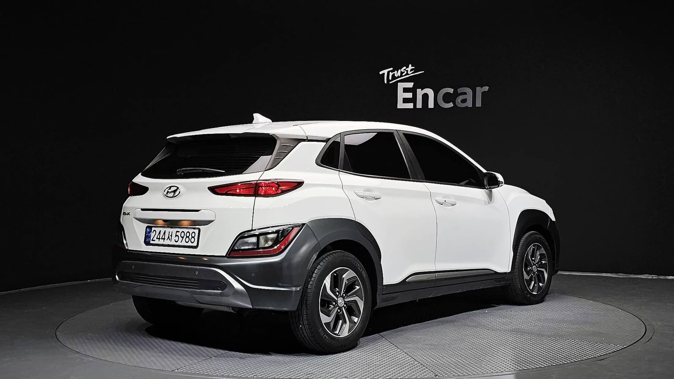 Hyundai Kona Modern, гибрид, 2021 г. 139254 км. — фото 2