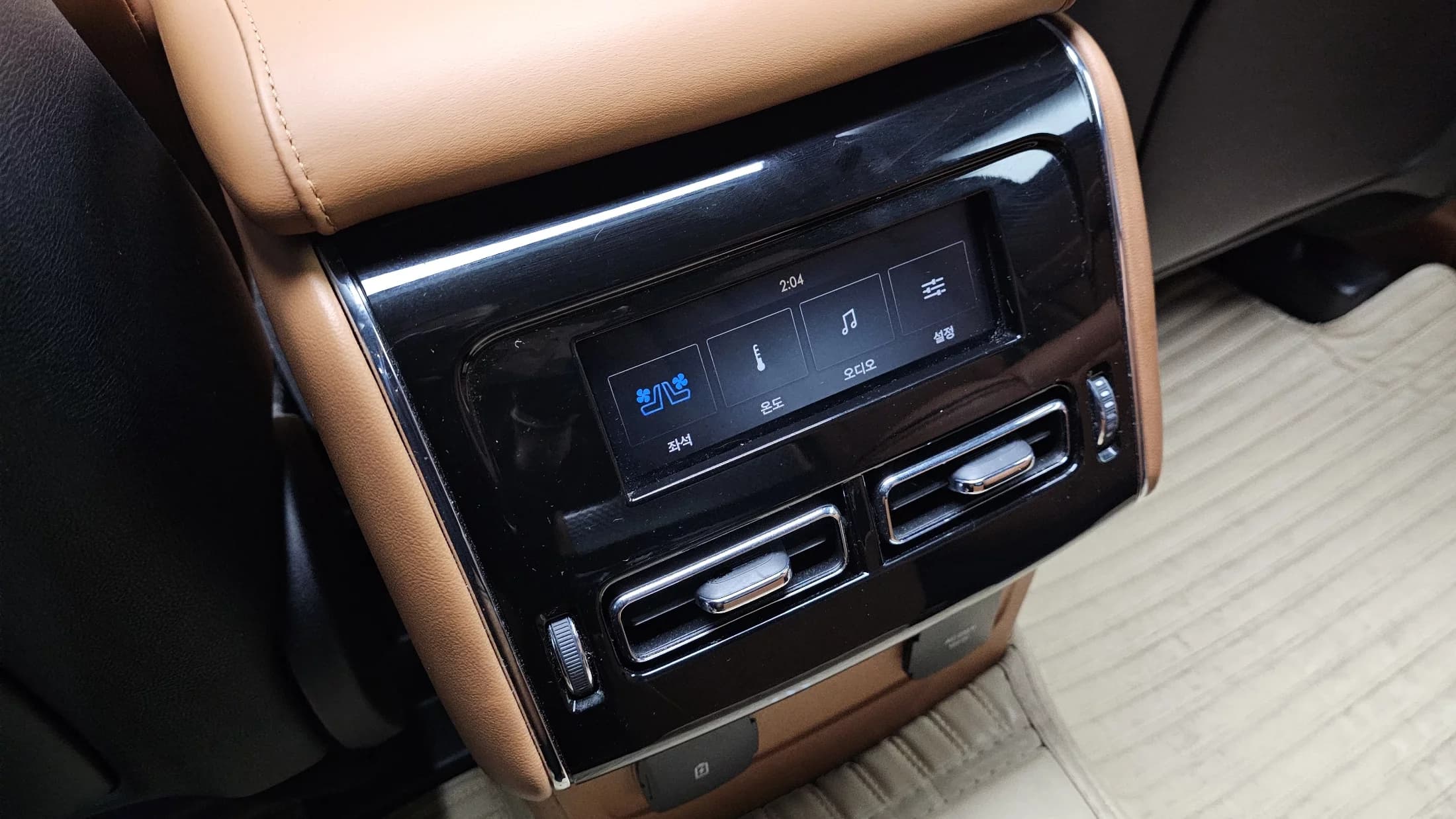 Lincoln AVIATOR 3.0 Black Label AWD, 2022 г. 91562 км. — фото 17