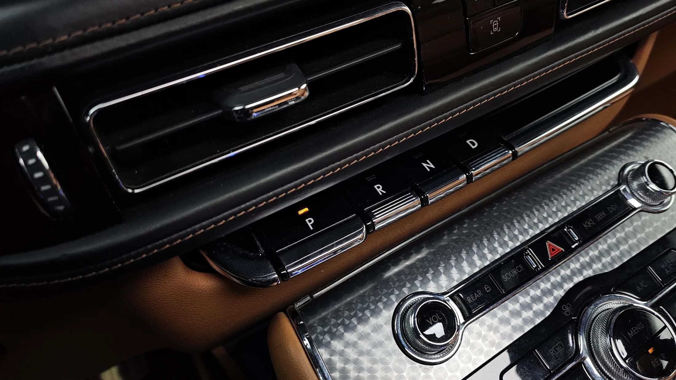 Lincoln AVIATOR 3.0 Black Label AWD, 2022 г. 91562 км. — фото 9