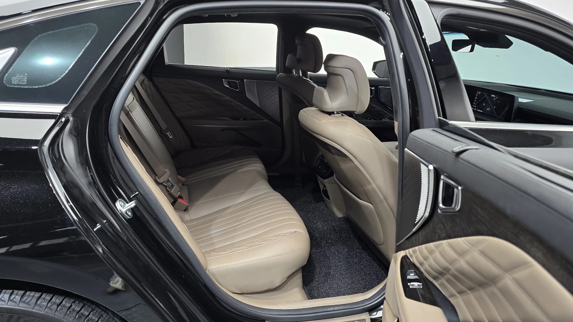 Kia K8 Signature Special, гибрид, 2023 г. 49525 км. — фото 12