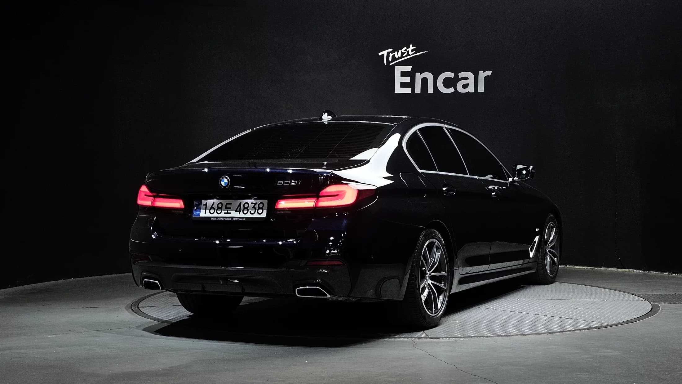 BMW 5-Series 520i M Sport, 2022 г. 54616 км. — фото 2