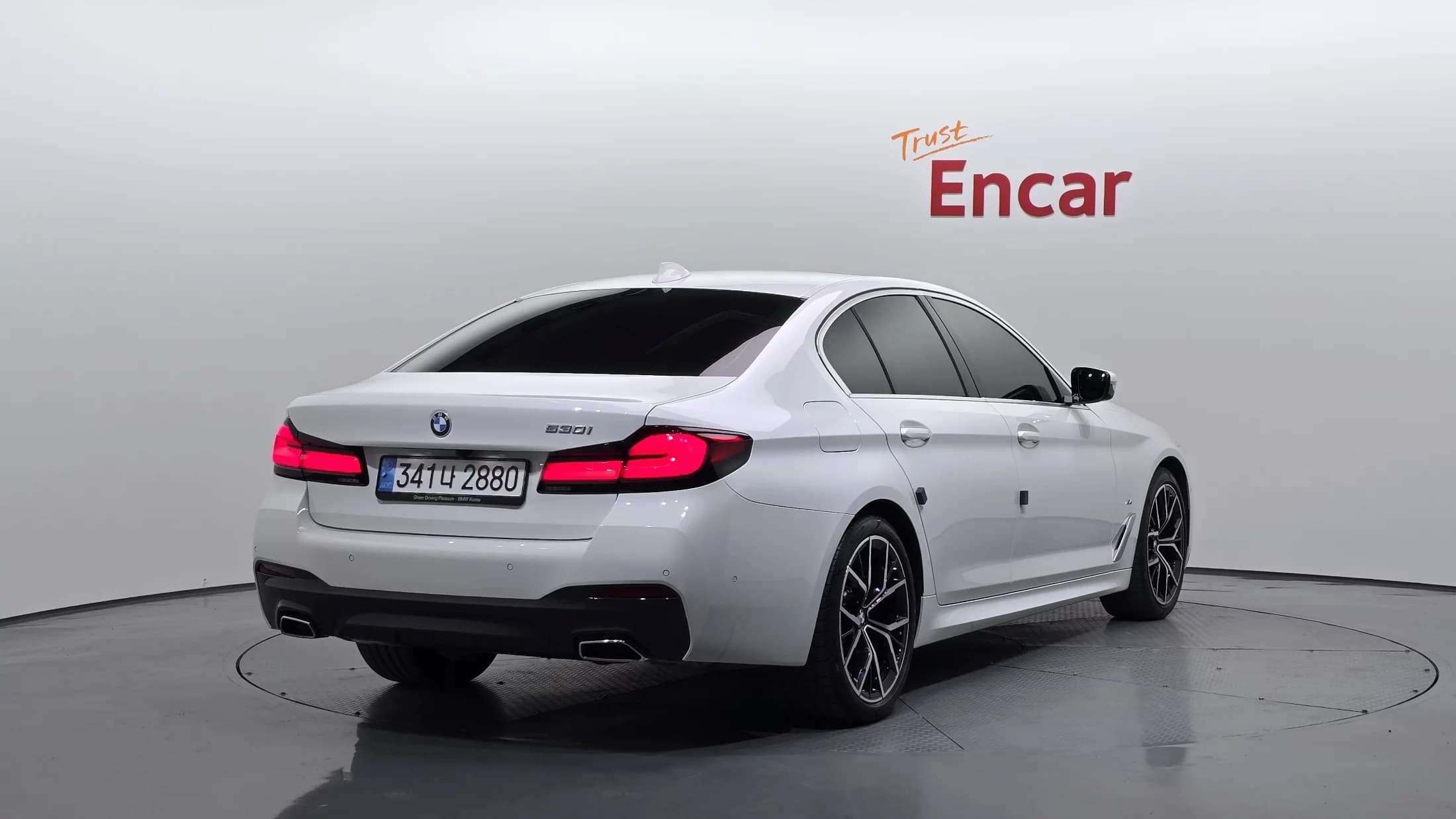 BMW 5-Series 530i M Sport Package, 2023 г. 17495 км. — фото 2