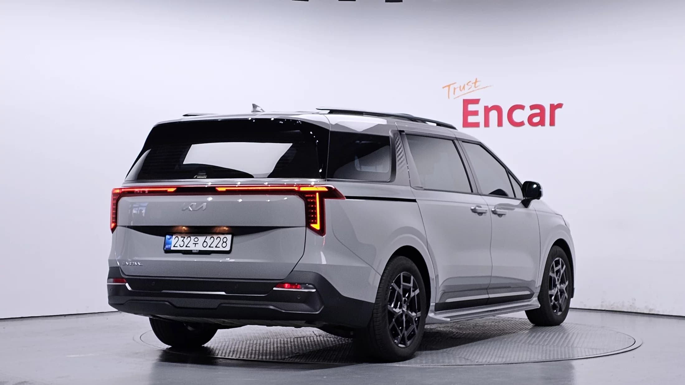 Kia Carnival 9-Seater Gravity, 2025 г. 5521 км. — фото 2