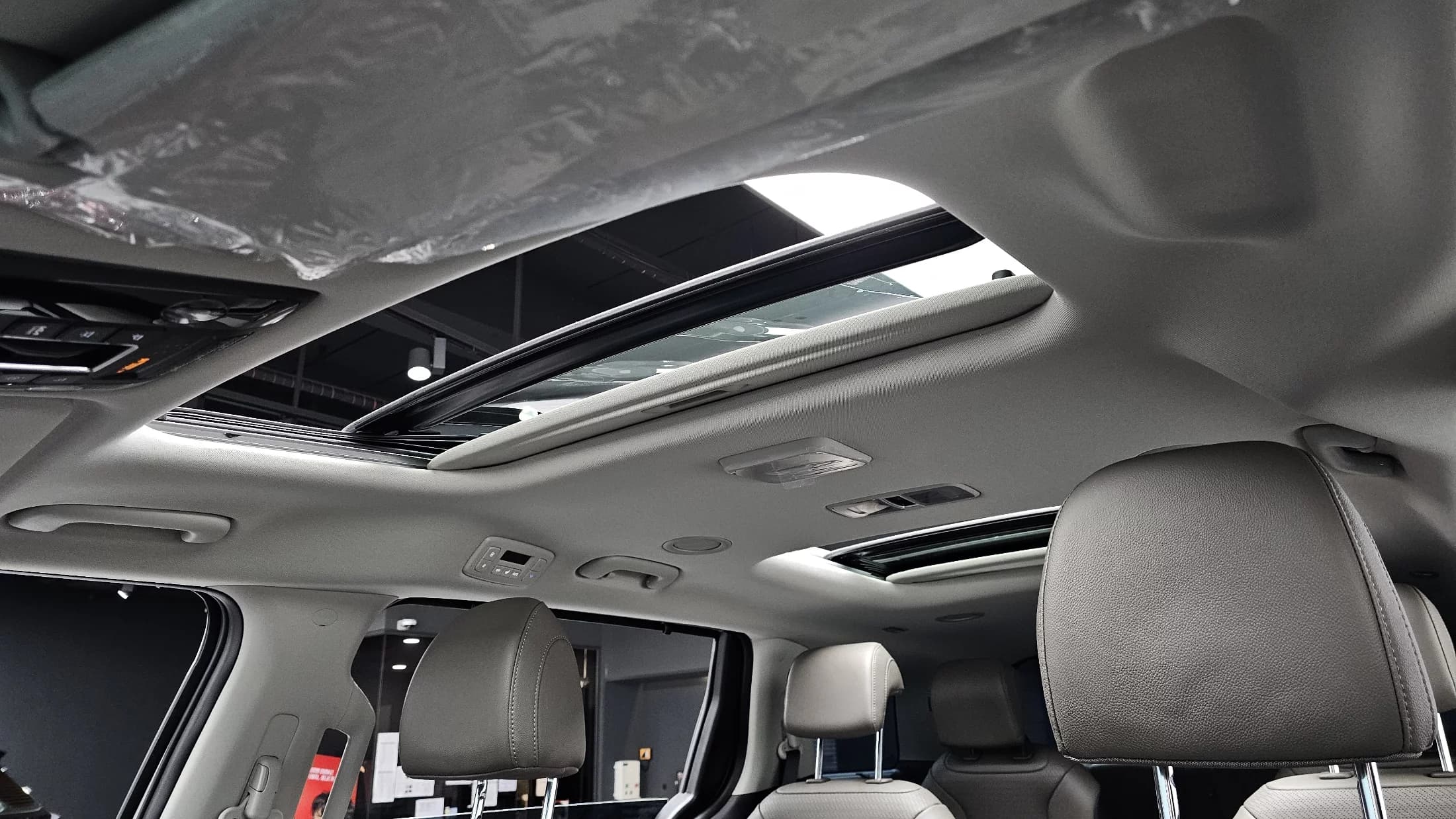 Kia Carnival 9-Seater Gravity, 2025 г. 5521 км. — фото 18