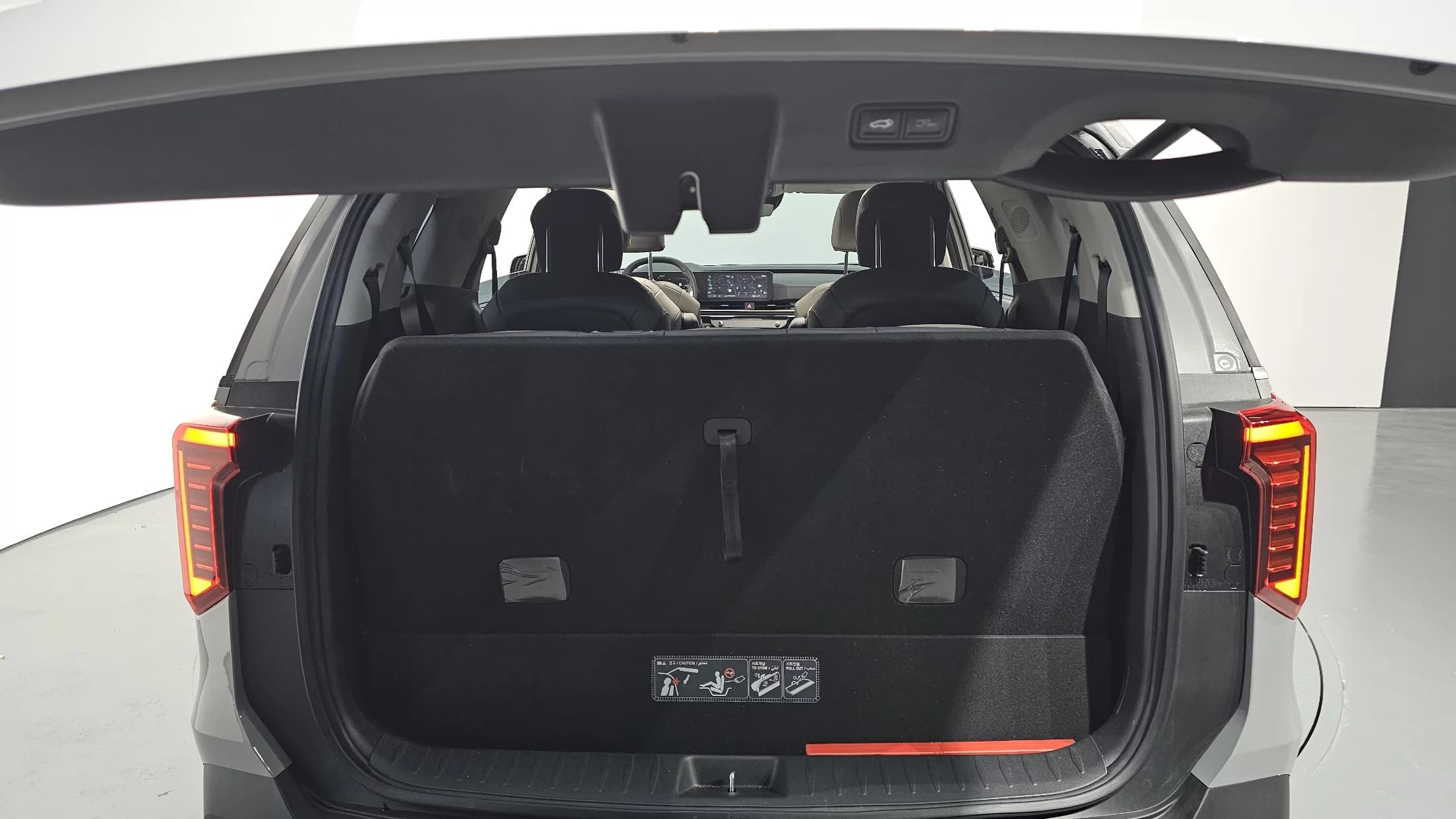 Kia Carnival 9-Seater Gravity, 2025 г. 5521 км. — фото 20