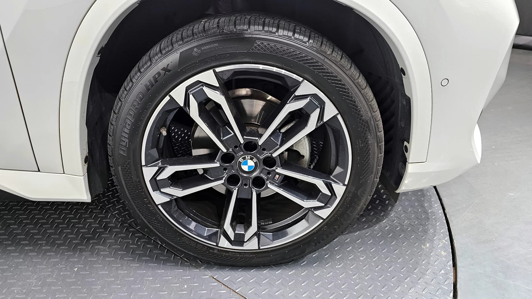 BMW X1 sDrive 20i M Sport, 2023 г. 44841 км. — фото 5