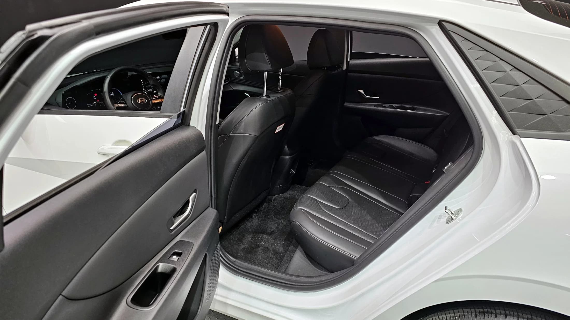 Hyundai AVANTE (Хендай Элантра) 1.6 Modern, 2024 г. 24514 км. — фото 12