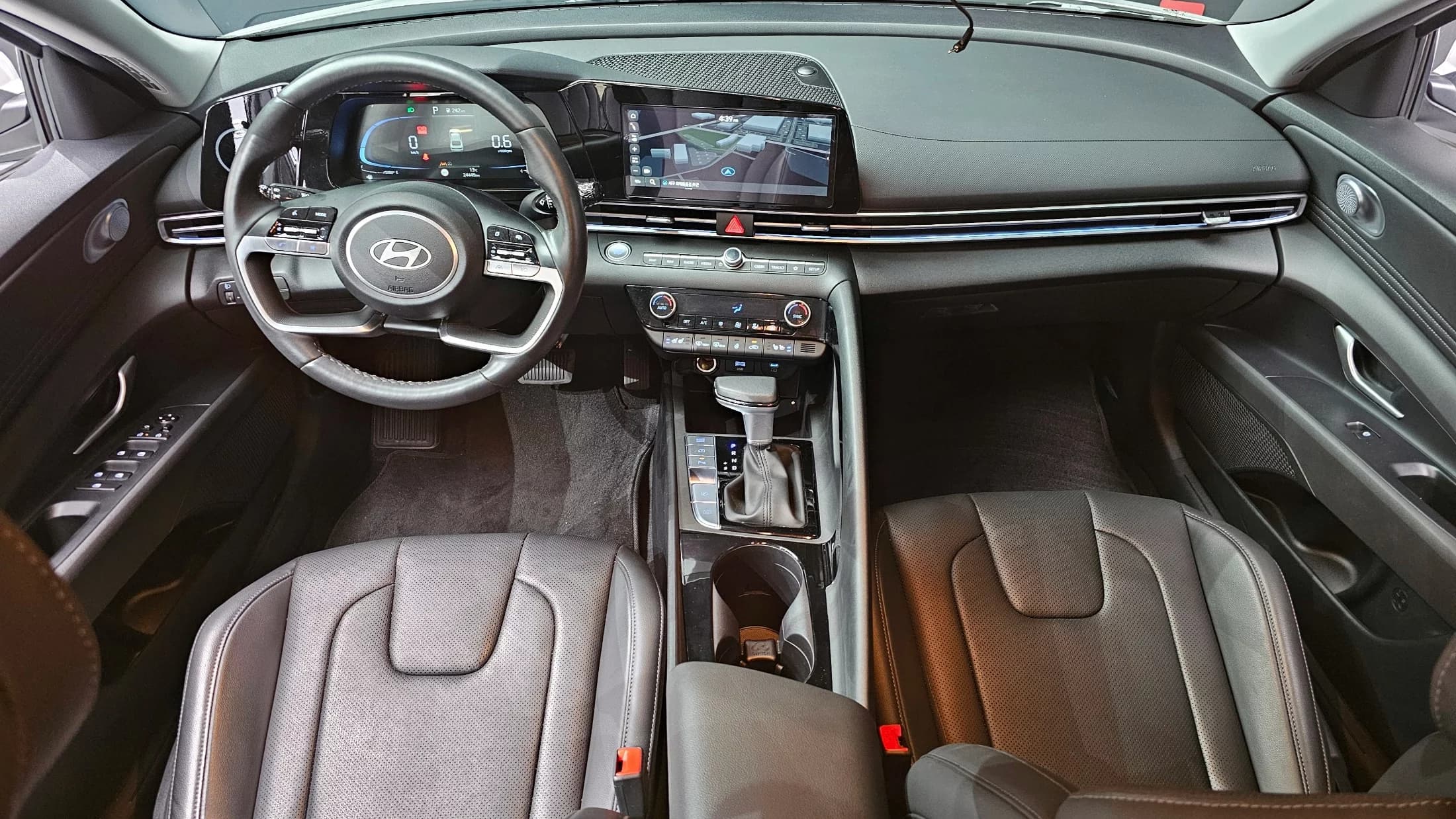 Hyundai AVANTE (Хендай Элантра) 1.6 Modern, 2024 г. 24514 км. — фото 7