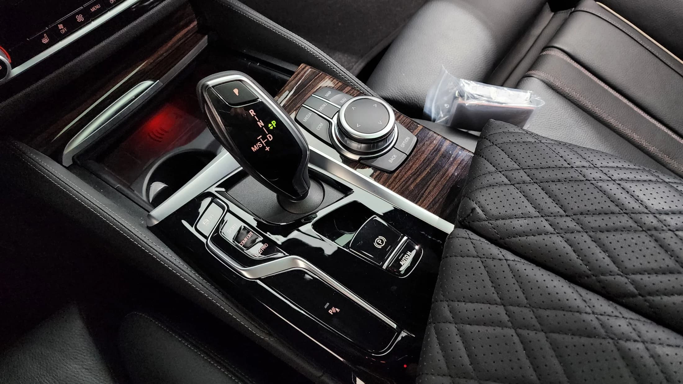 BMW 5-Series 520i M Sport, 2022 г. 49760 км. — фото 9