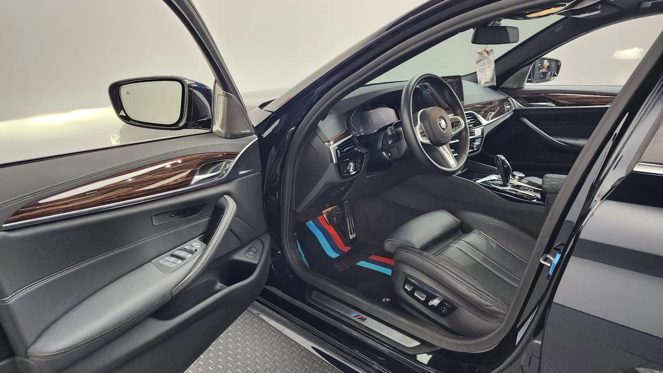 BMW 5-Series 520i M Sport, 2022 г. 49760 км. — фото 10