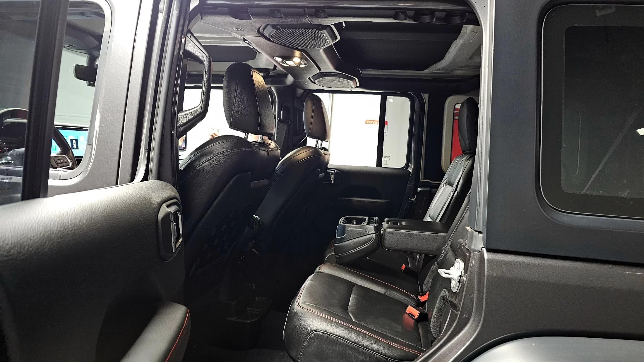 Jeep WRANGLER 2.0 Rubicon 4Door, 2023 г. 18032 км. — фото 11