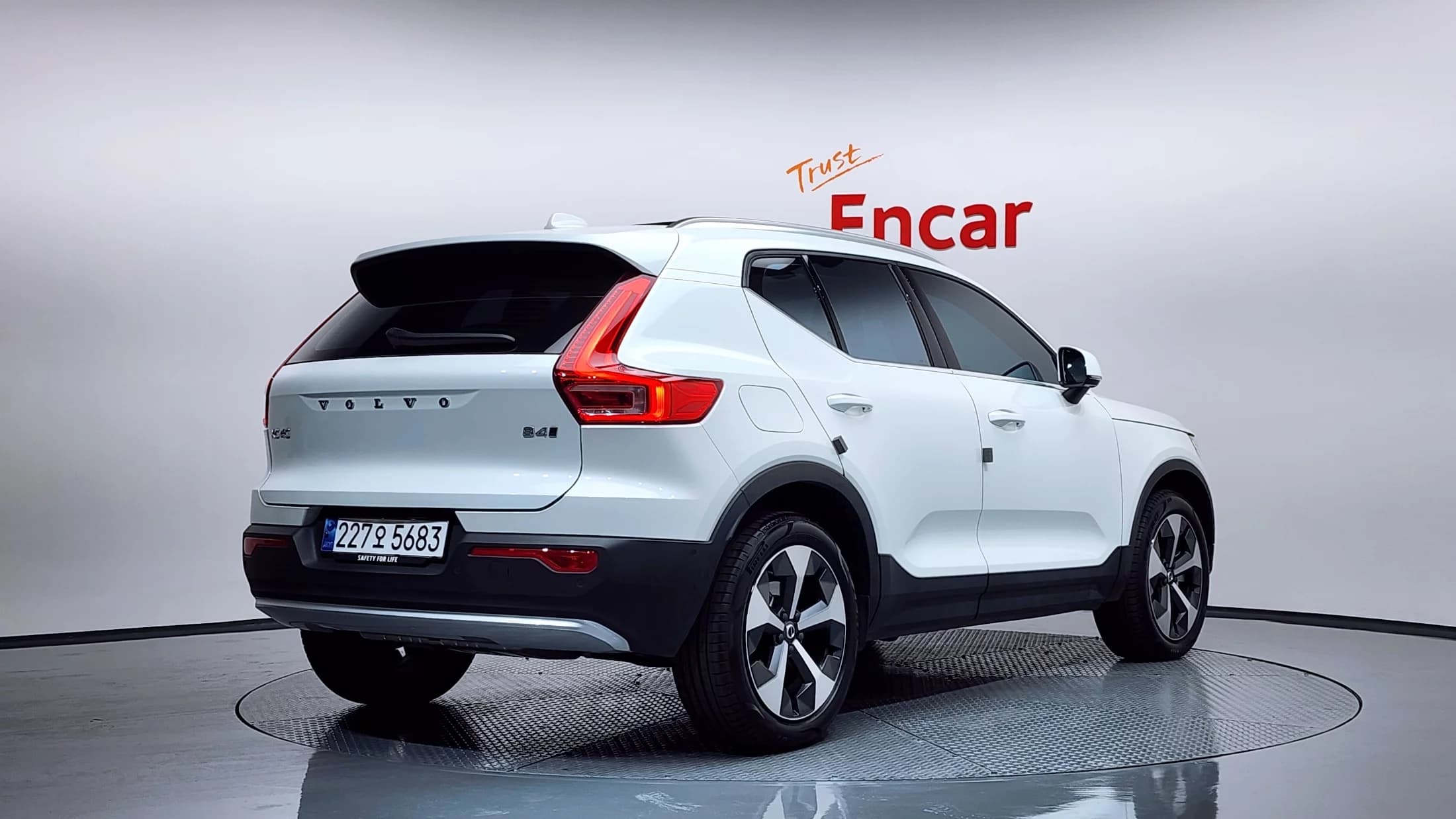 Volvo XC40 B4 Ultimate Bright, 2023 г. 11712 км. — фото 2