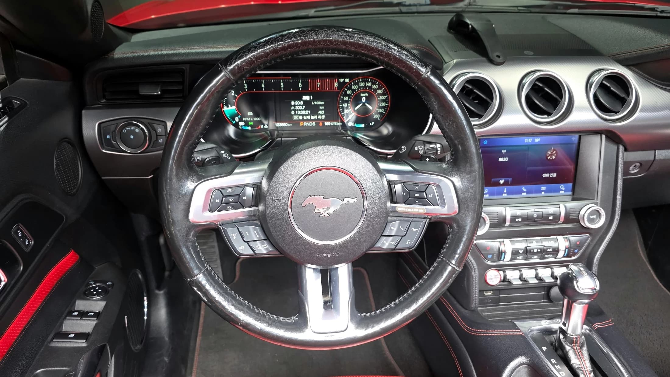 Ford MUSTANG Convertible, 2021 г. 123758 км. — фото 13
