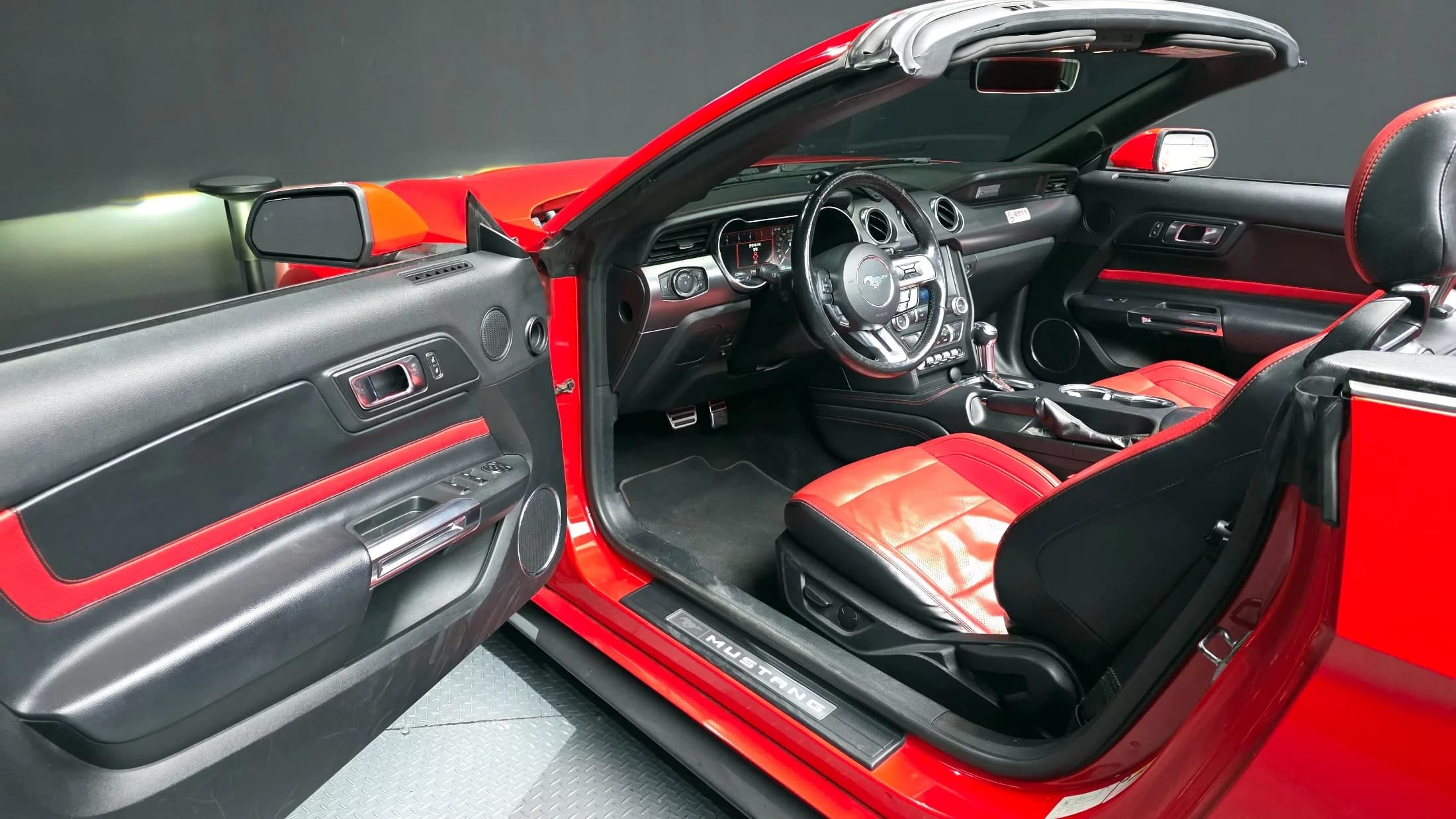 Ford MUSTANG Convertible, 2021 г. 123758 км. — фото 10