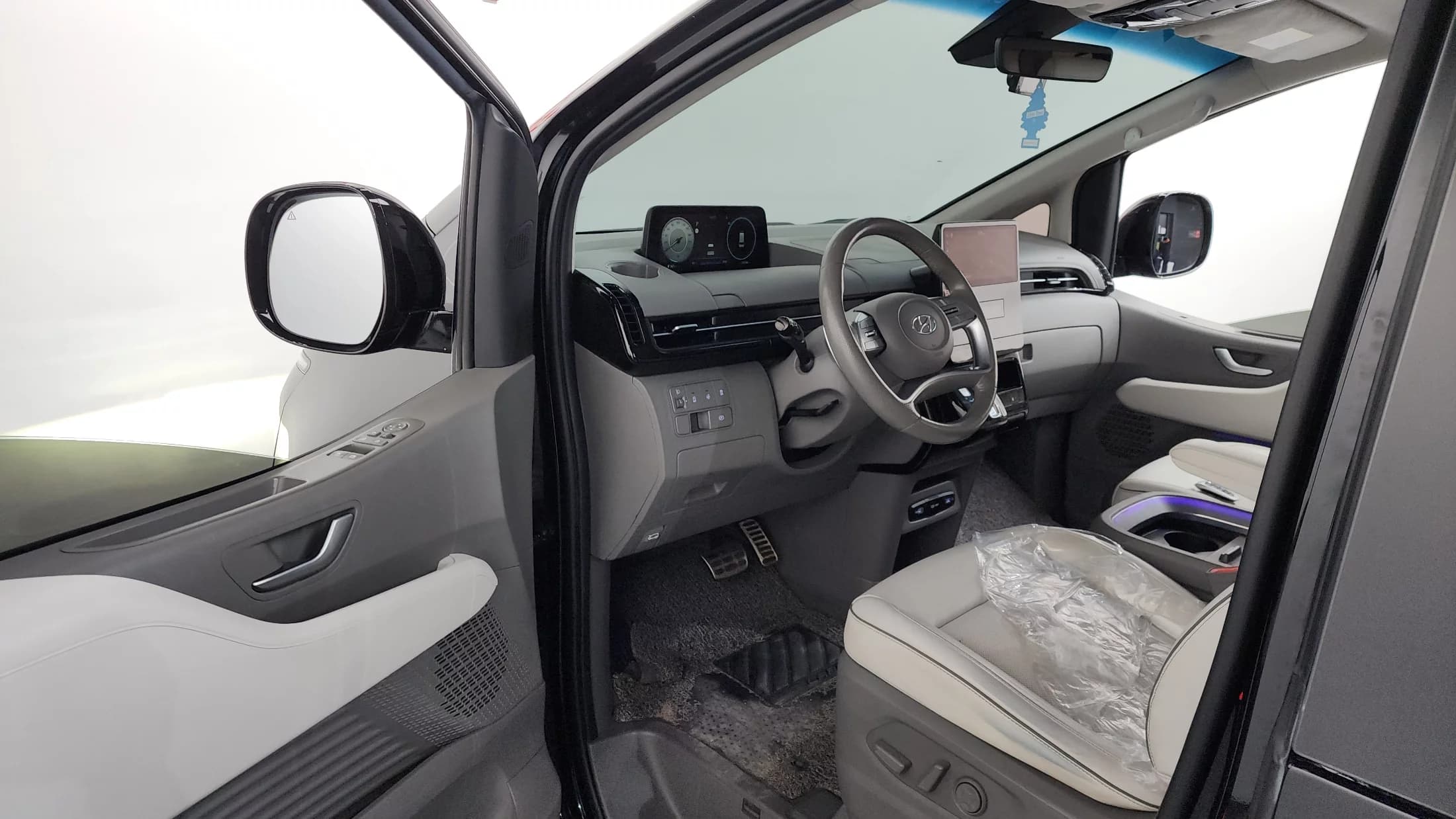 Hyundai Staria Lounge 9-Seater Inspiration, 2021 г. 125810 км. — фото 10