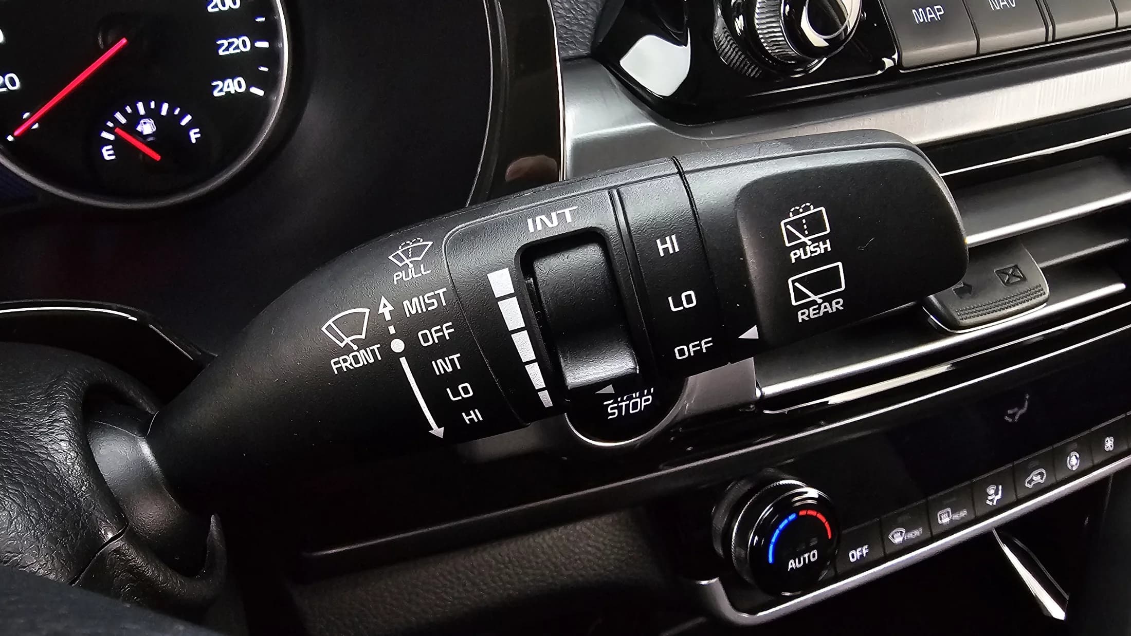 Kia Seltos Gasoline 1.6 Turbo 2WD Signature, 2022 г. 66032 км. — фото 17
