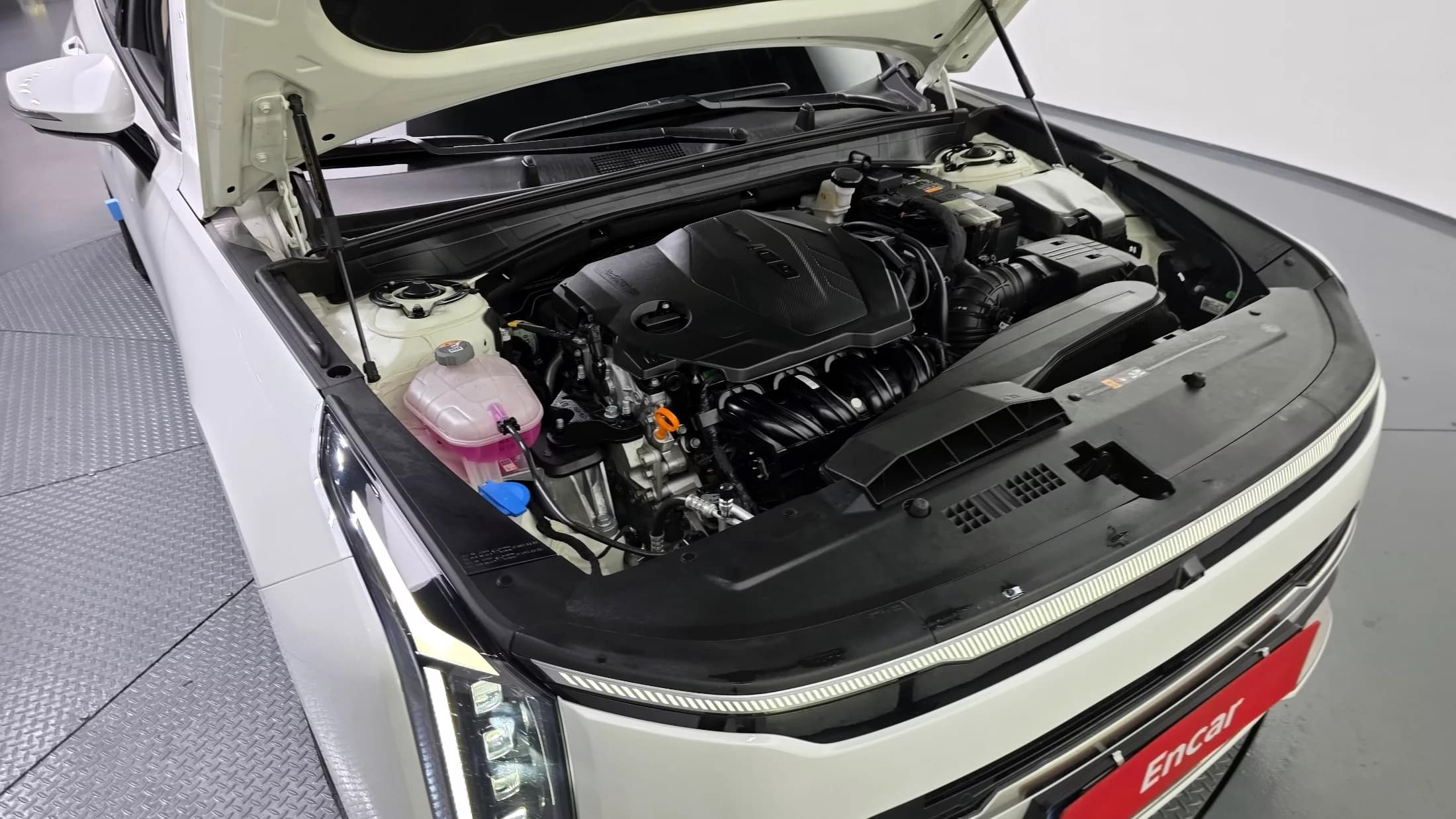 Kia K8 2.5 Gasoline 2WD Noblesse, 2024 г. 25415 км. — фото 6