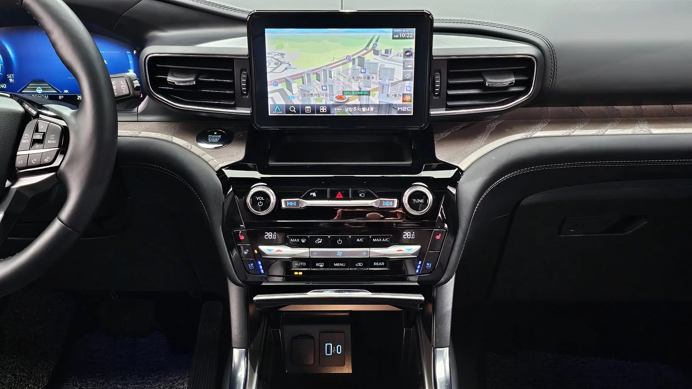 Ford EXPLORER 3.0 Platinum 4WD, 2021 г. 15112 км. — фото 19