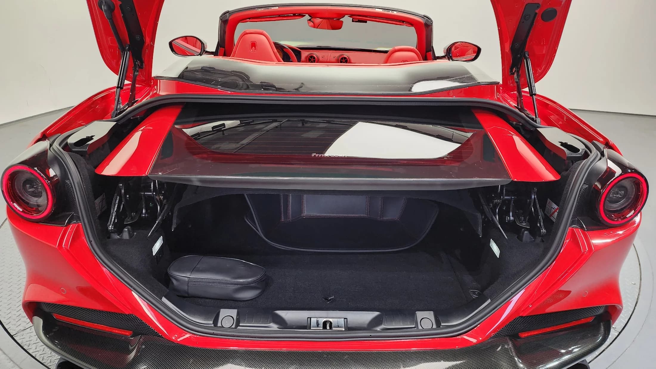 Ferrari PORTOFINO M 3.9 V8, 2022 г. 20341 км. — фото 20