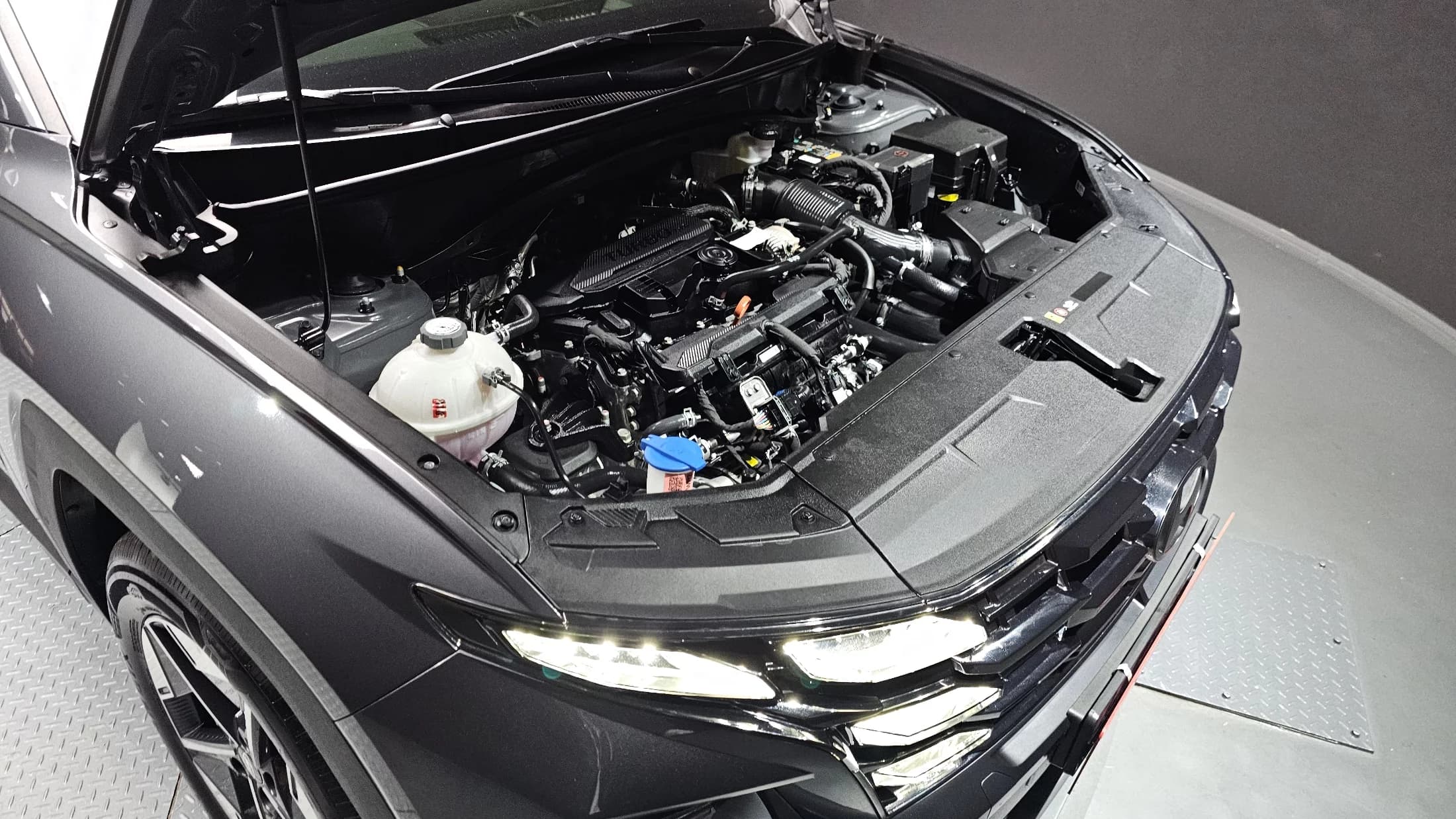 Hyundai Tucson Gasoline 1.6 Turbo 4WD Inspiration, 2025 г. 6026 км. — фото 6
