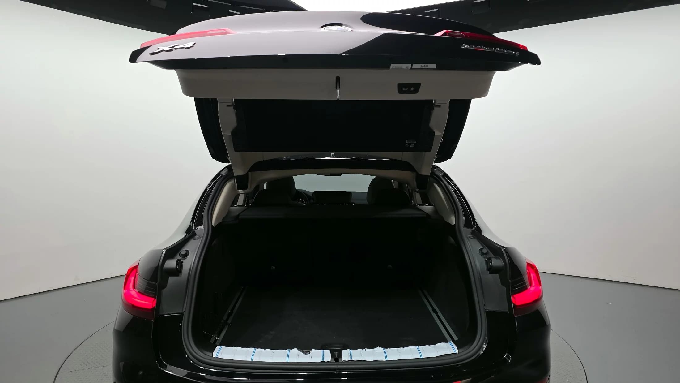 BMW X4 xDrive20i xLine, 2022 г. 31836 км. — фото 20