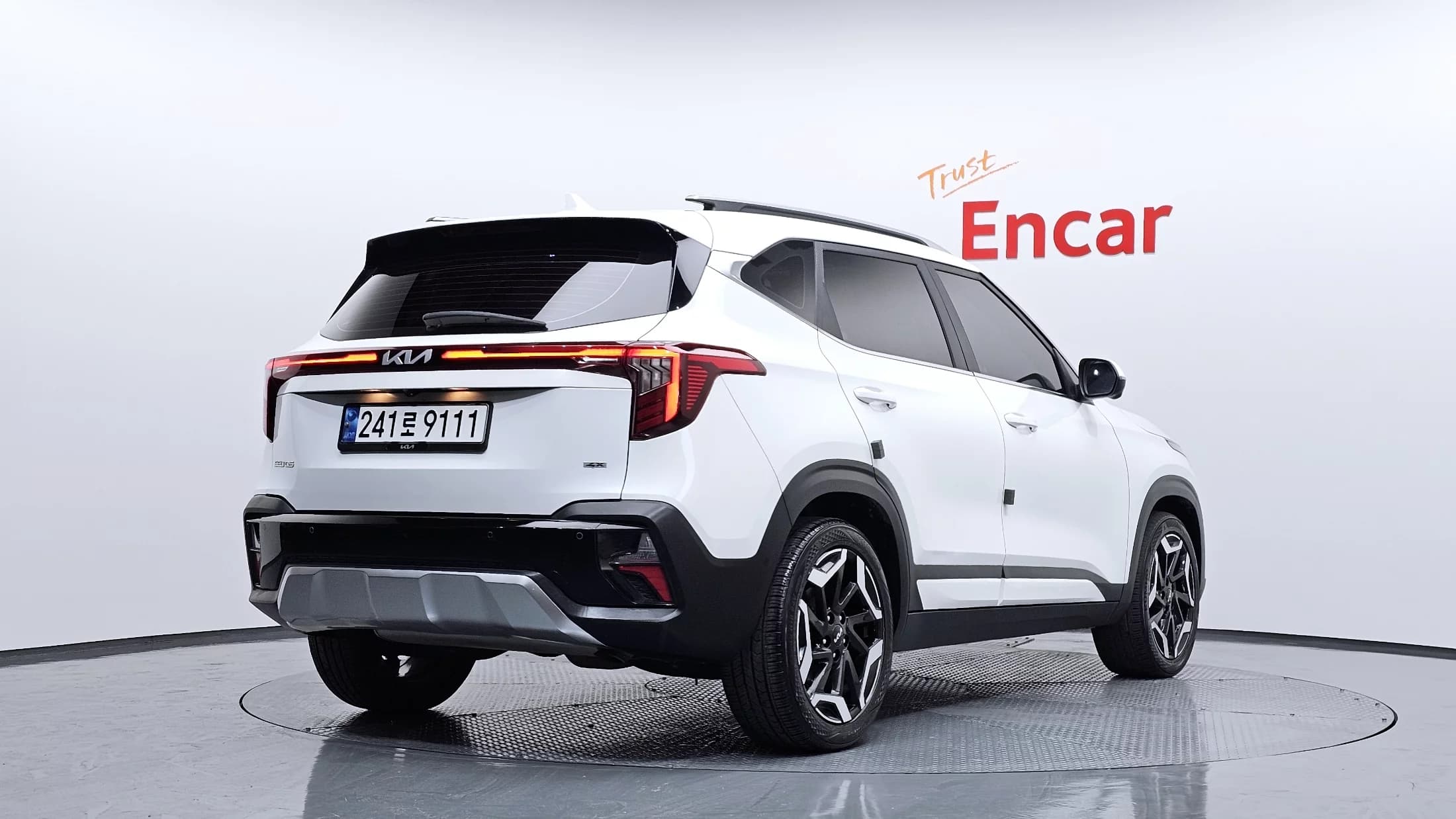 Kia Seltos Gasoline 1.6 Turbo 4WD Signature, 2023 г. 38481 км. — фото 2