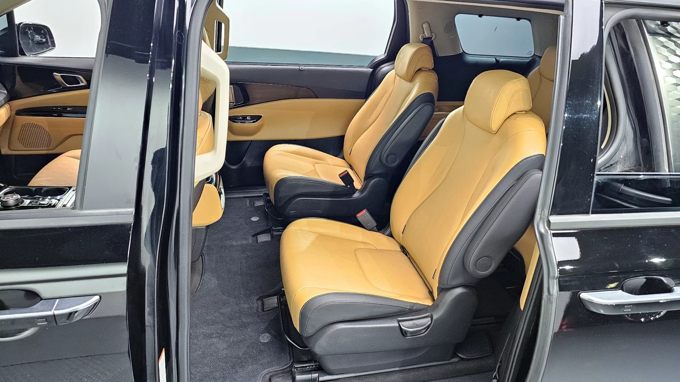 Kia Carnival 9-Seater Noblesse, 2023 г. 92311 км. — фото 11
