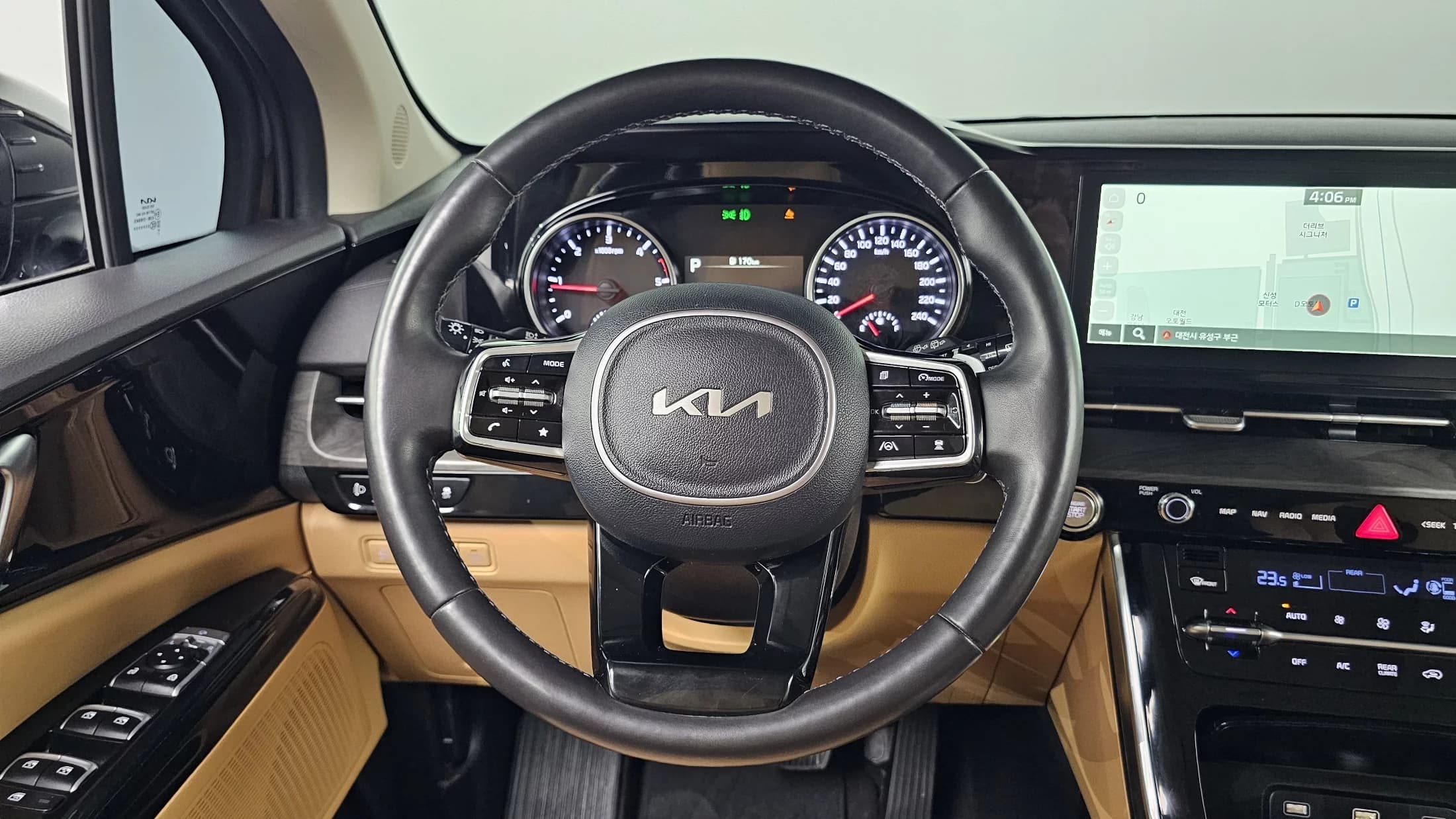 Kia Carnival 9-Seater Noblesse, 2023 г. 92311 км. — фото 15