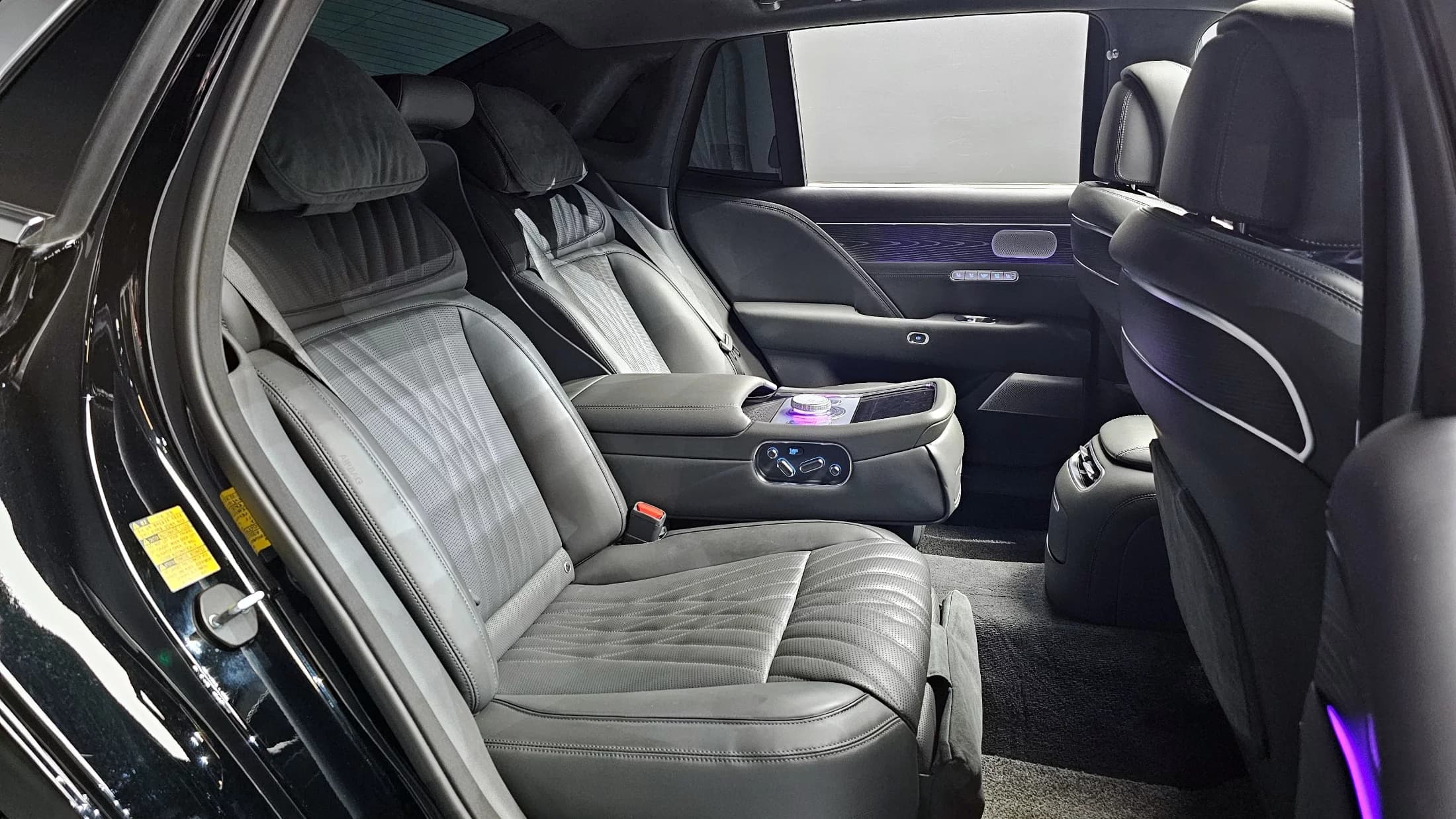 Genesis G90 Gasoline 3.5 Turbo AWD, 2023 г. 46091 км. — фото 11