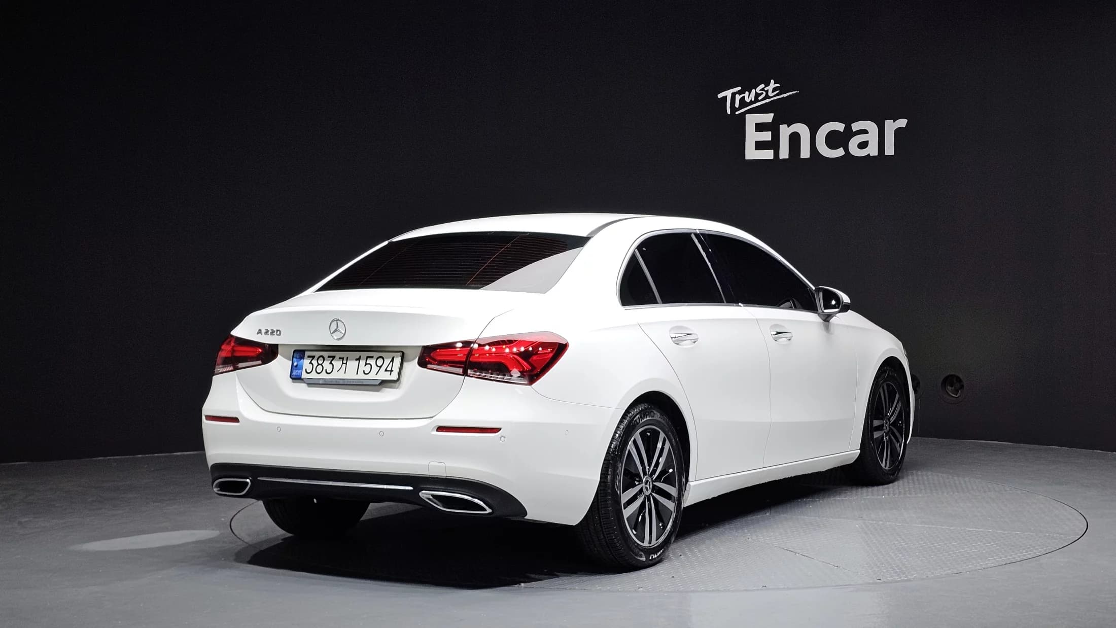 Mercedes-Benz A-Class A220 Sedan, 2021 г. 79649 км. — фото 2