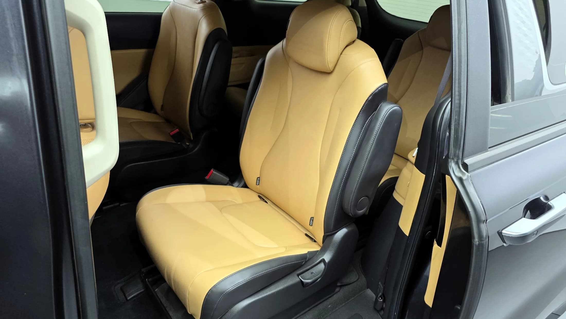 Kia Carnival 9-Seater Prestige, 2022 г. 153382 км. — фото 11