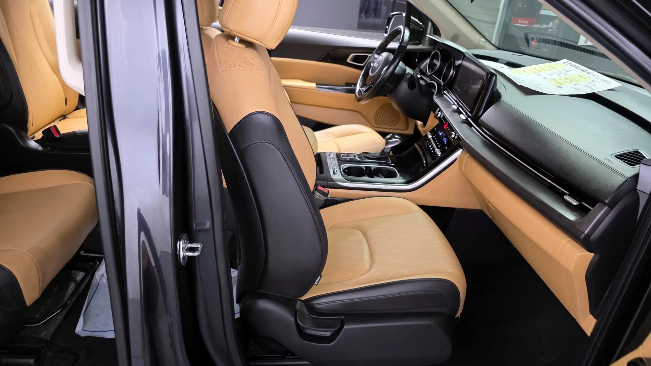Kia Carnival 9-Seater Prestige, 2022 г. 153382 км. — фото 12