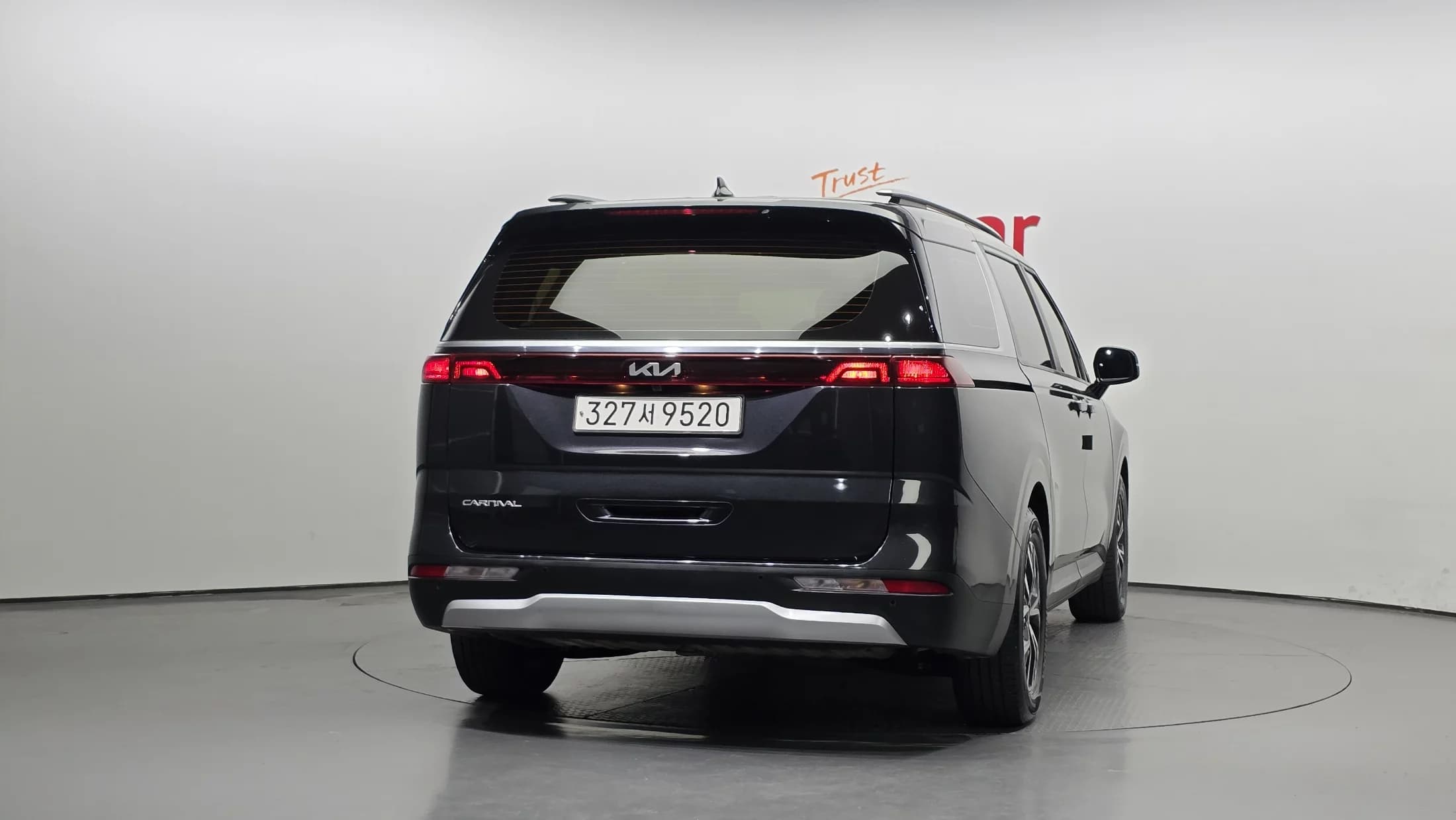 Kia Carnival 9-Seater Prestige, 2022 г. 153382 км. — фото 4