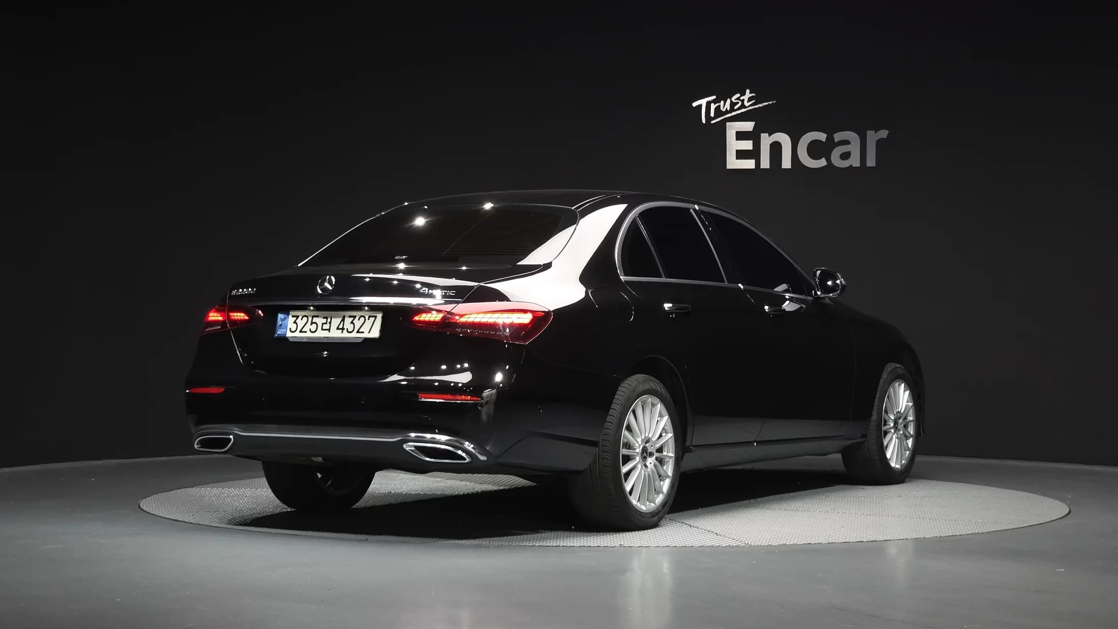 Mercedes-Benz E-Class E220d 4MATIC Exclusive, 2022 г. 176806 км. — фото 3