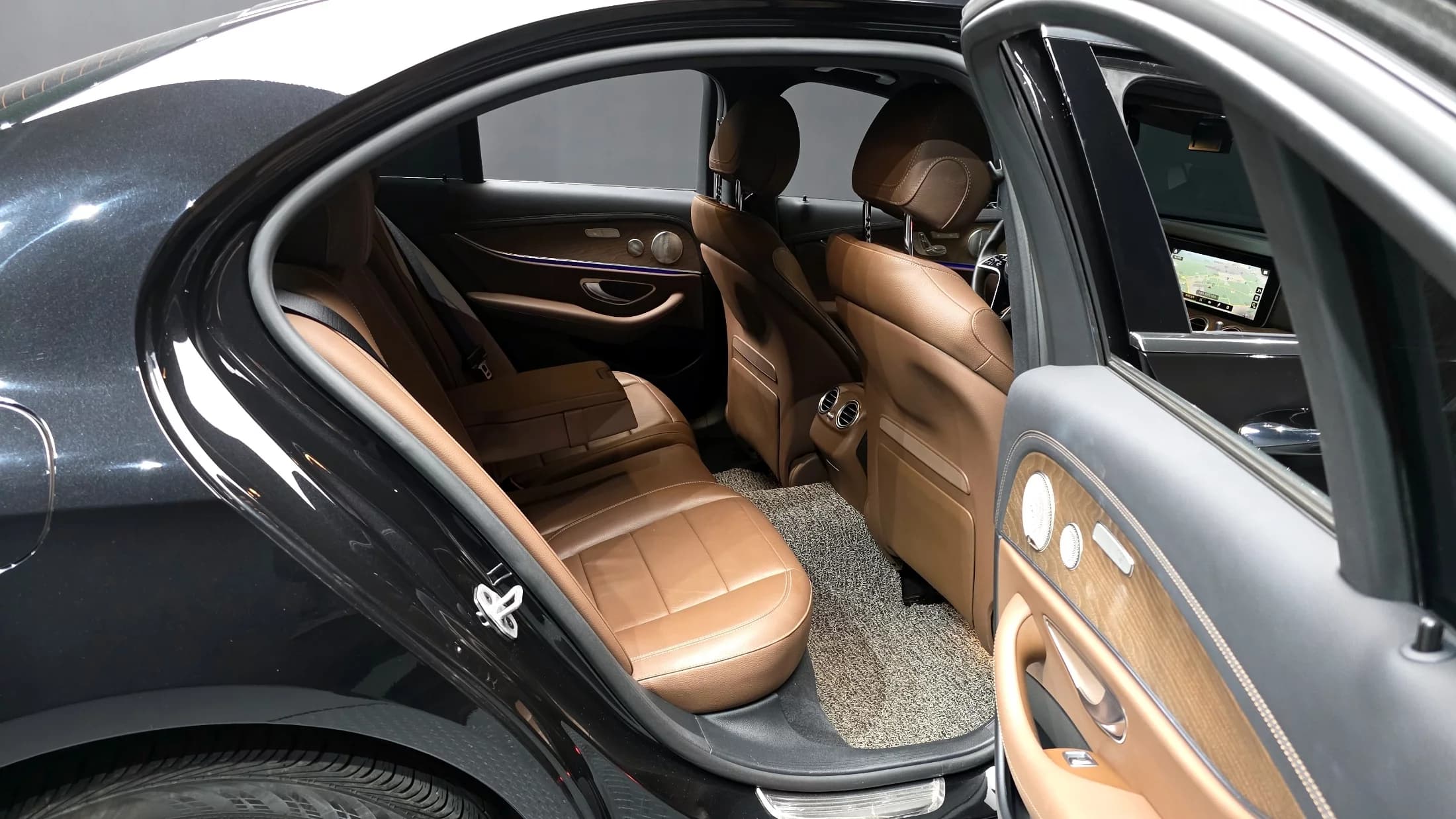 Mercedes-Benz E-Class E220d 4MATIC Exclusive, 2022 г. 176806 км. — фото 24
