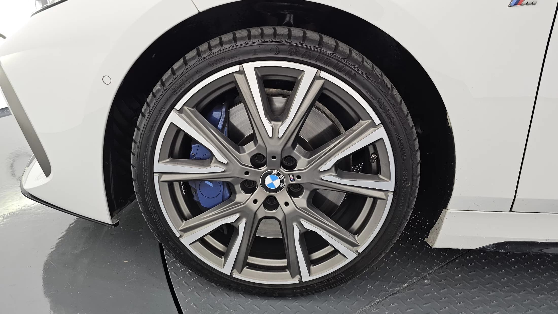 BMW 1-Series M135i xDrive, 2023 г. 32172 км. — фото 5