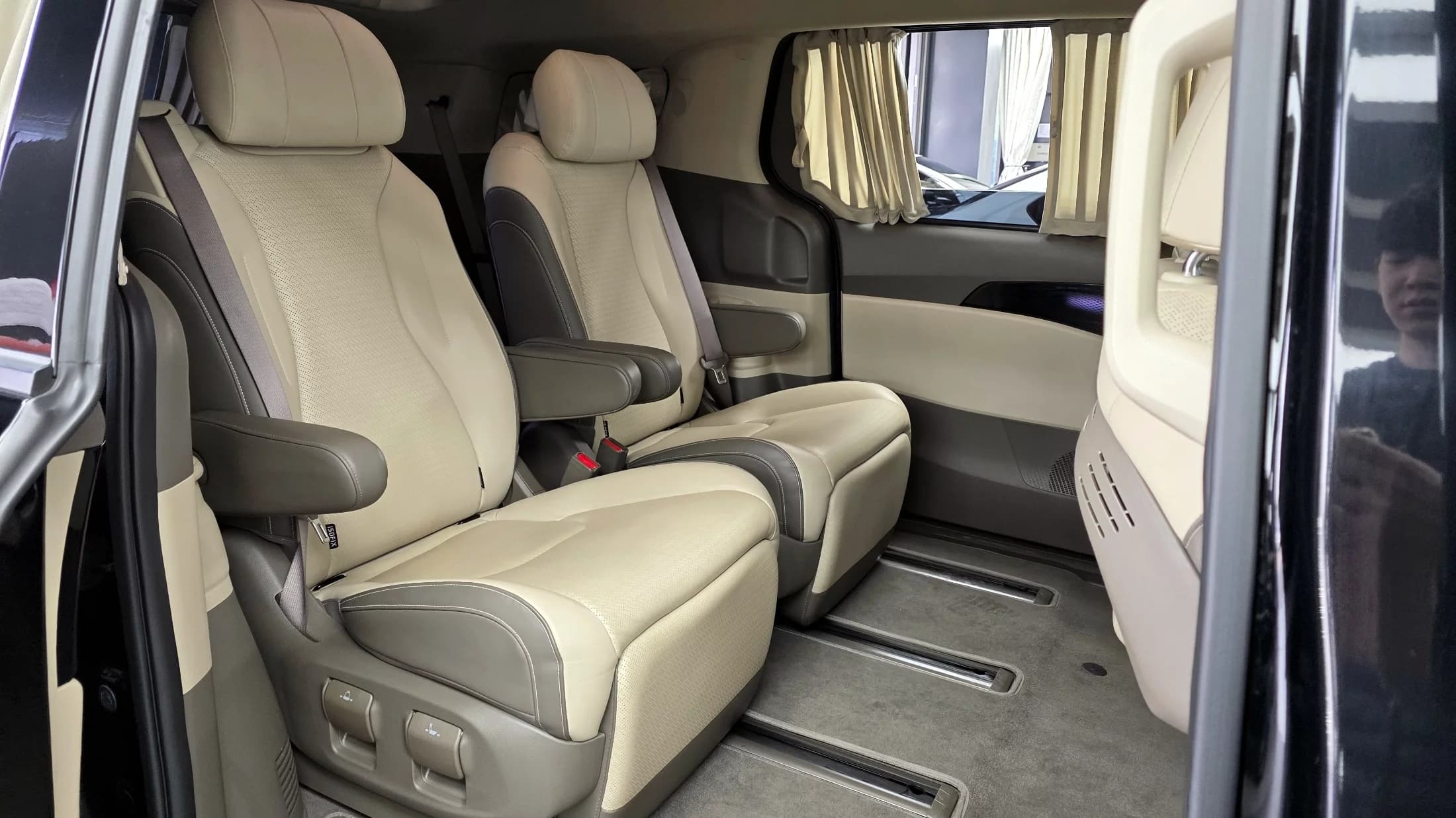 Kia Carnival Gasoline 7-Seater Hi-Limousine Signature, 2022 г. 47477 км. — фото 12